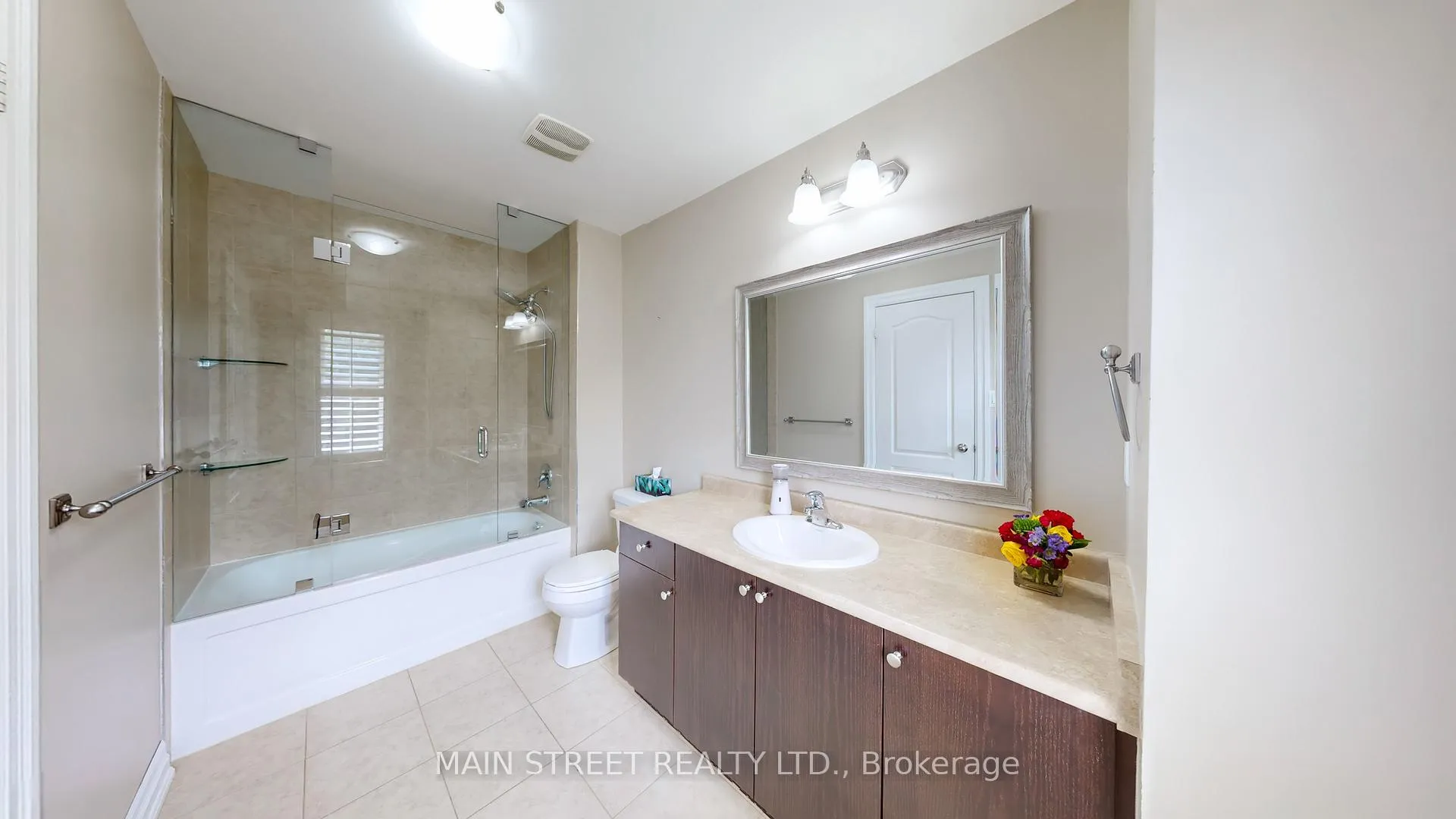 Photo 19 of 42 Bellchase Trail, Brampton, Bram East — HOMEH