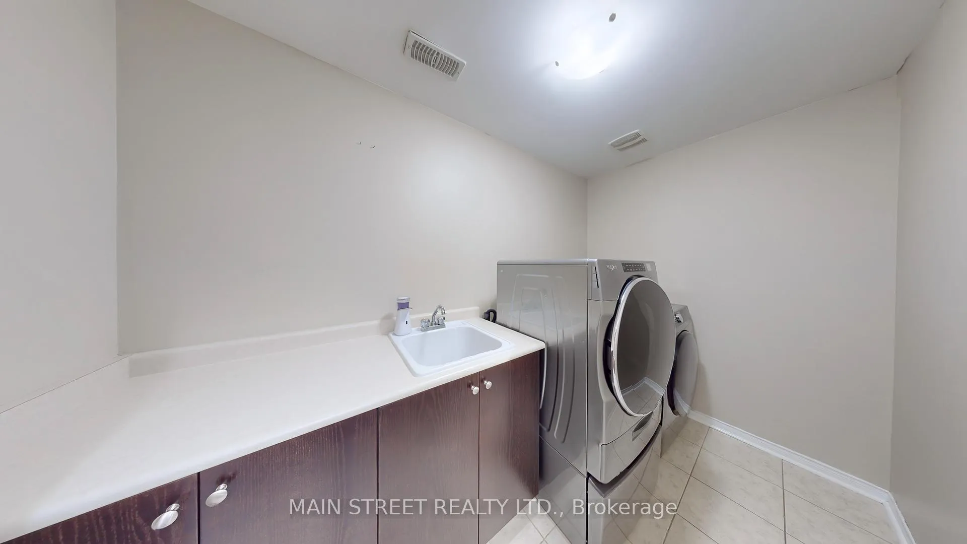 Photo 32 of 42 Bellchase Trail, Brampton, Bram East — HOMEH