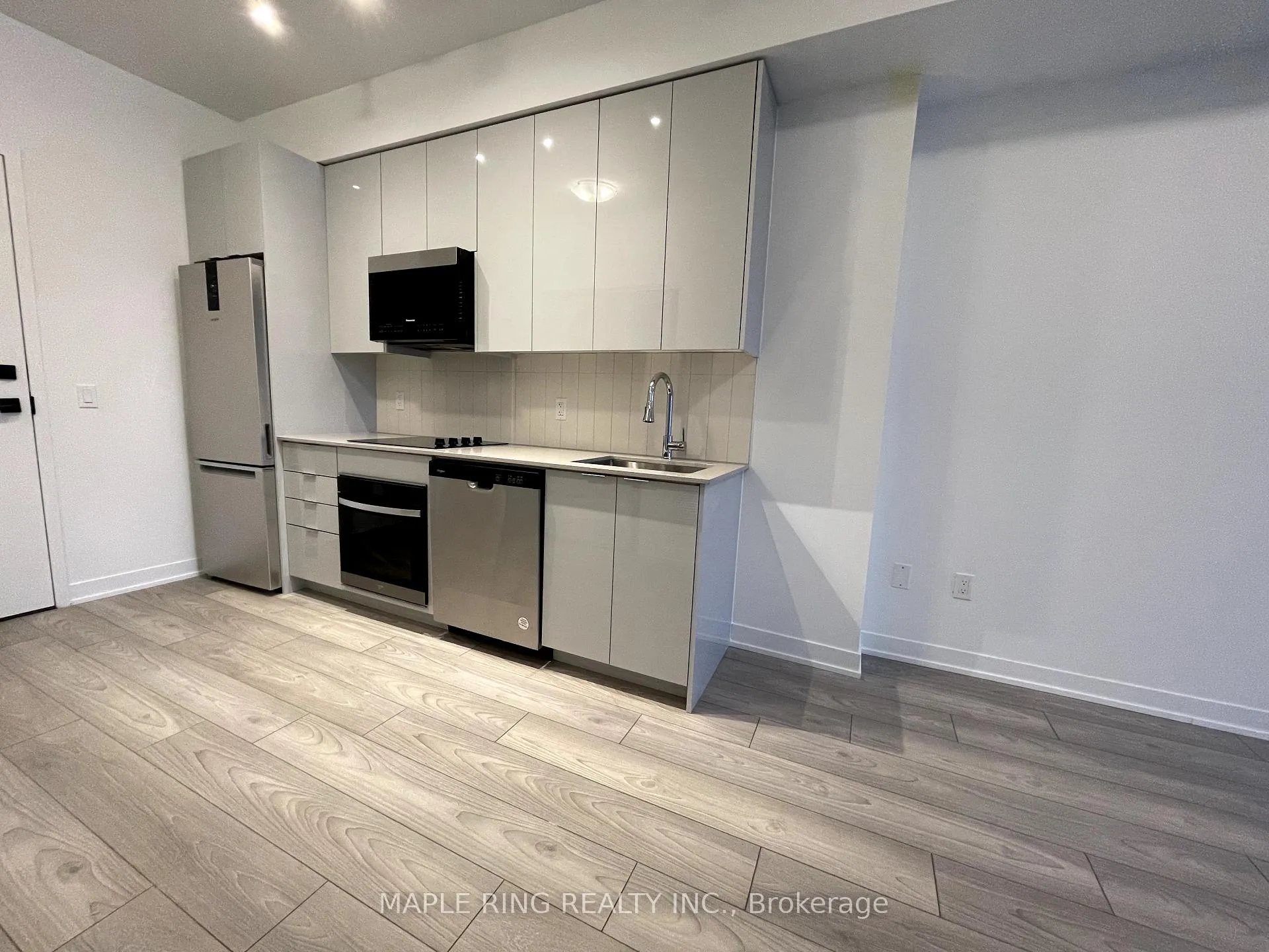 Photo 2 of Unit 312, 474 Caldari Road, Vaughan, Concord — HOMEH