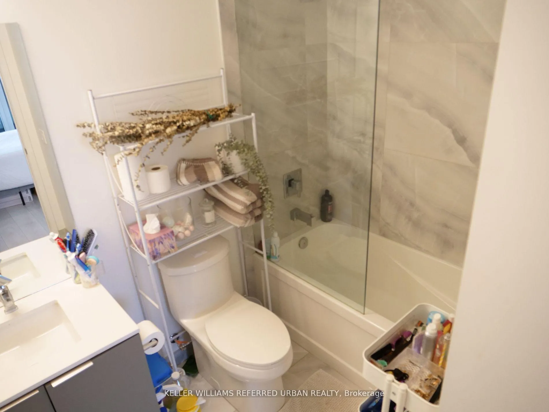 Photo 6 of Unit 1807, 30 Ordnance Avenue, Toronto, Niagara — HOMEH