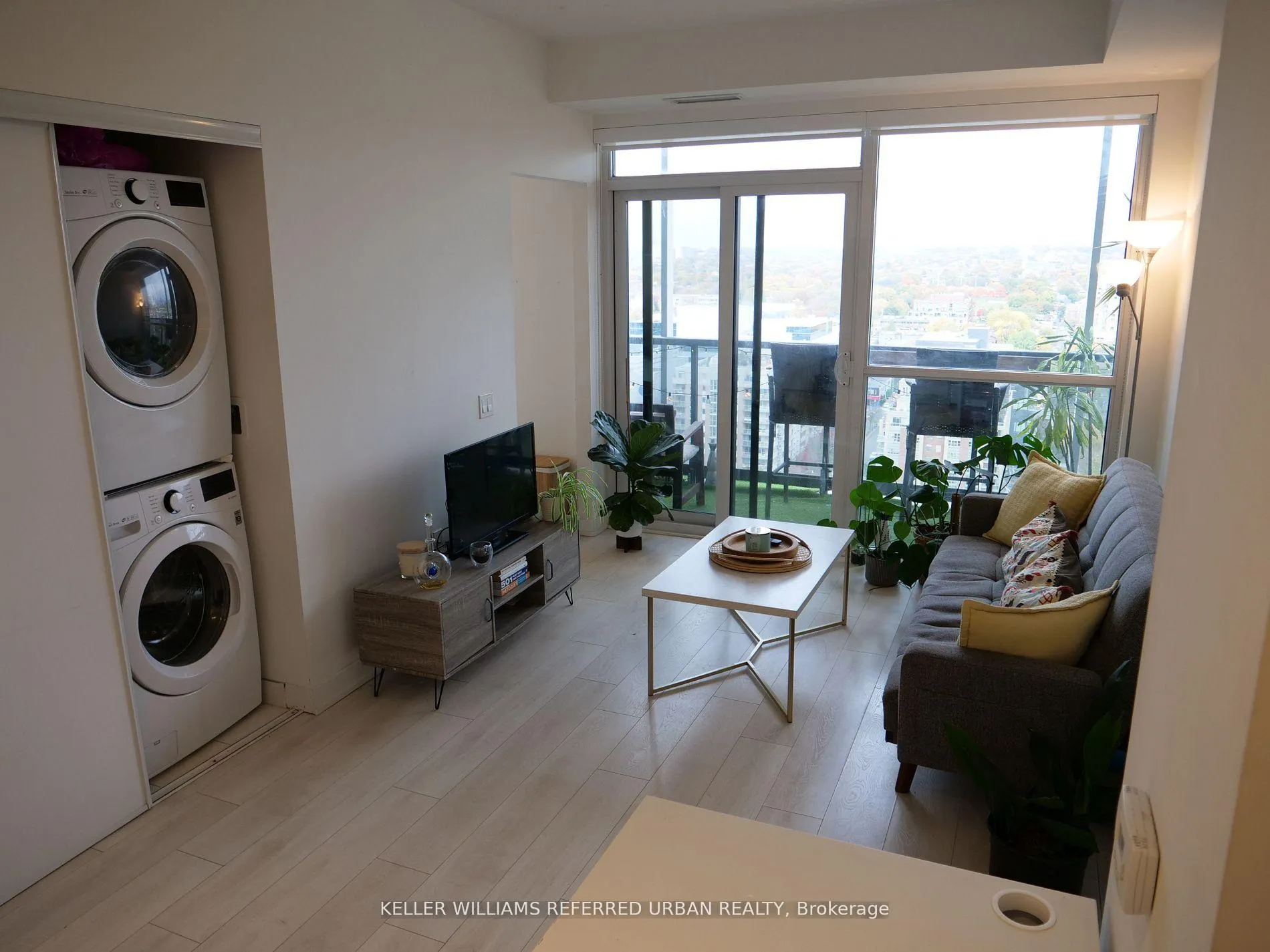 Photo 11 of Unit 1807, 30 Ordnance Avenue, Toronto, Niagara — HOMEH