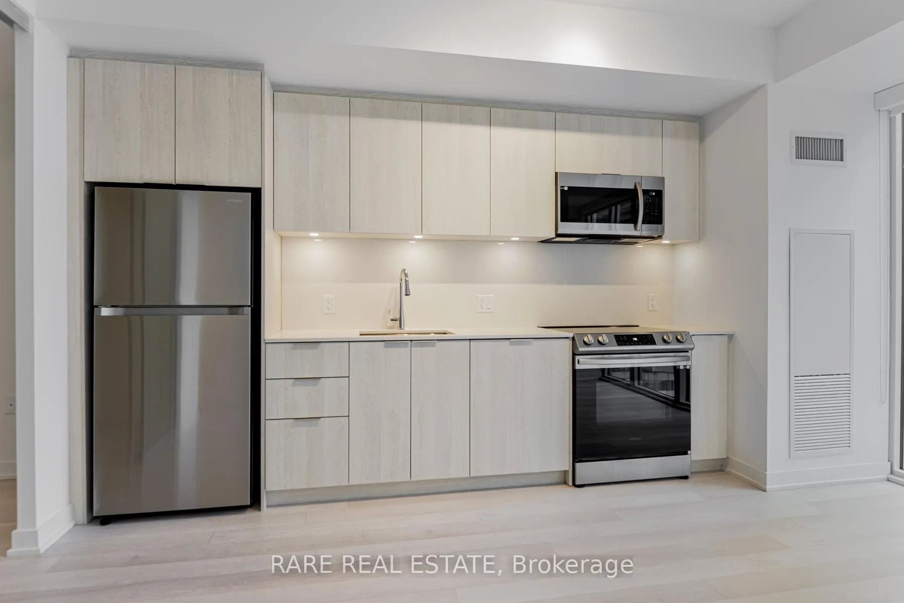 Photo 4 of Unit 2401, 357 King Street W, Toronto, Waterfront Communities — HOMEH