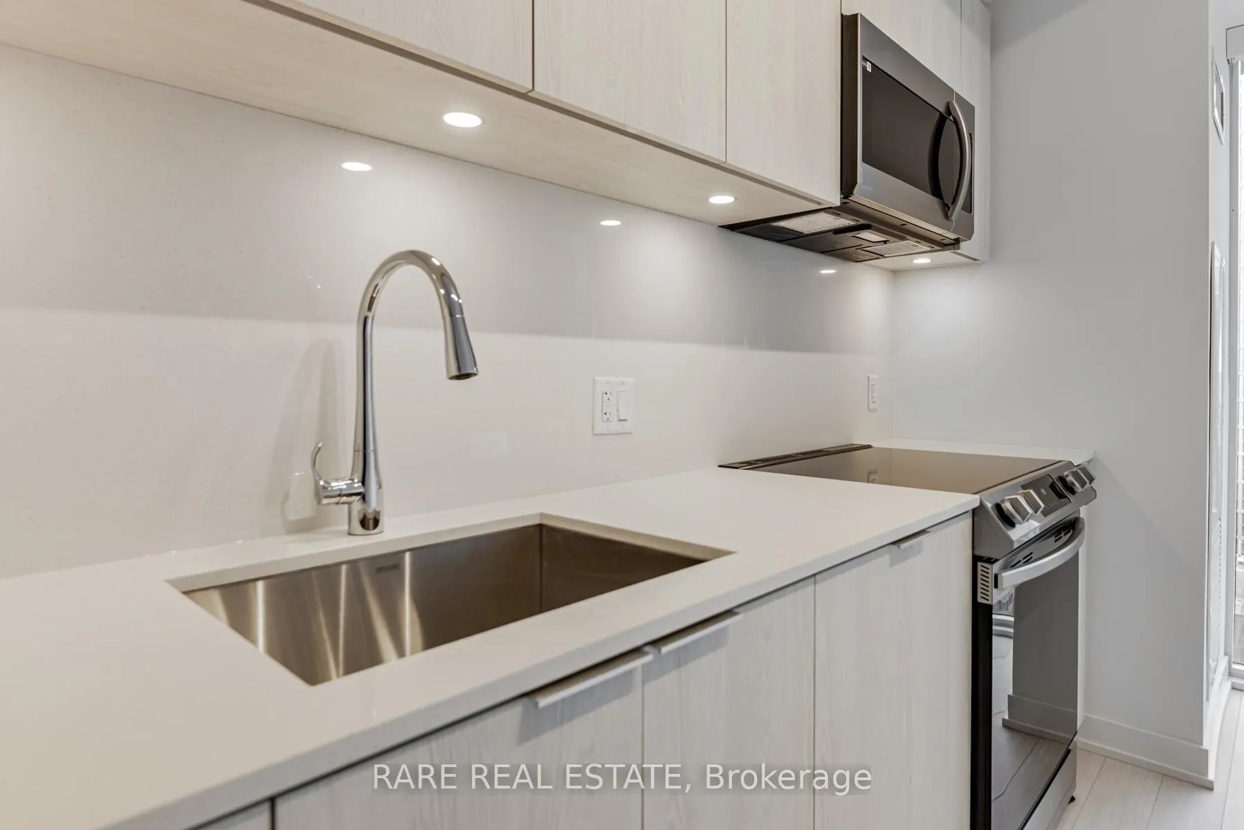 Photo 6 of Unit 2401, 357 King Street W, Toronto, Waterfront Communities — HOMEH