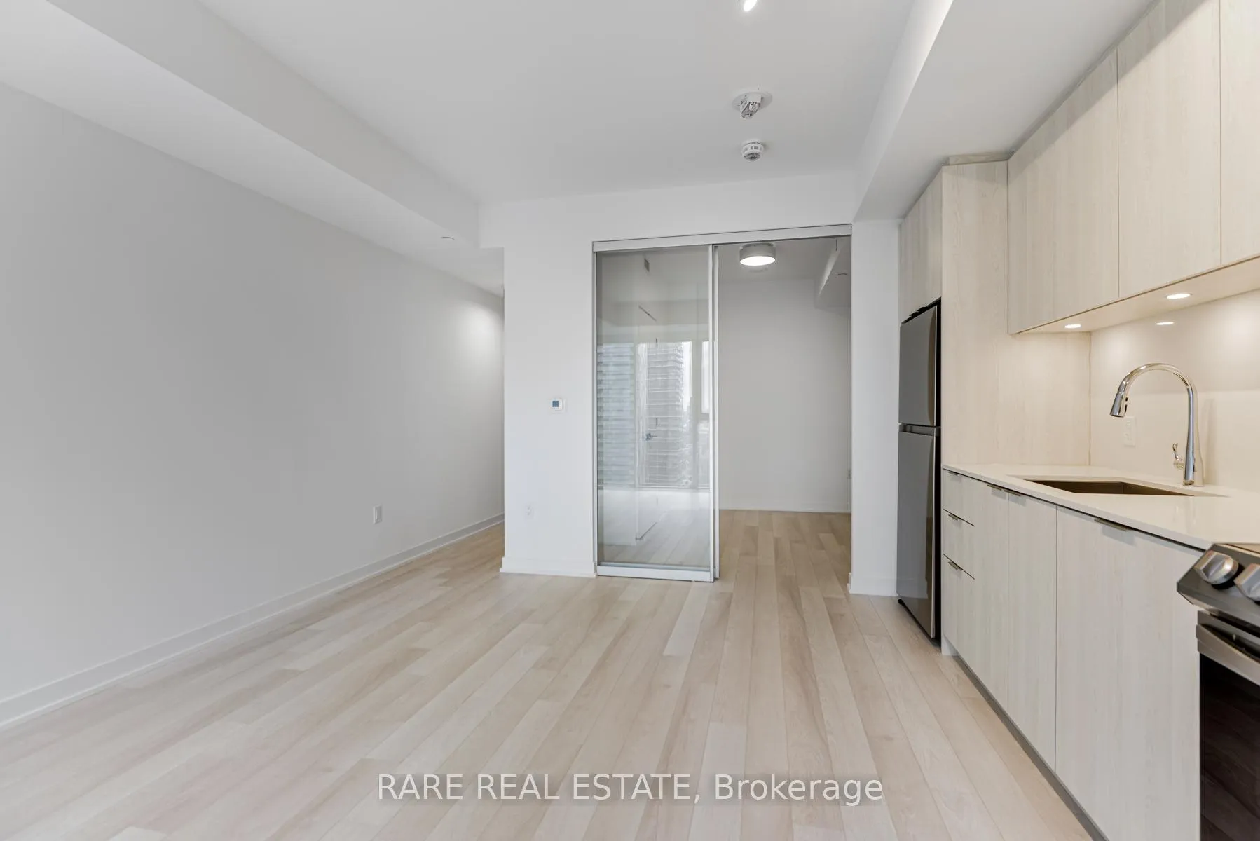 Photo 8 of Unit 2401, 357 King Street W, Toronto, Waterfront Communities — HOMEH