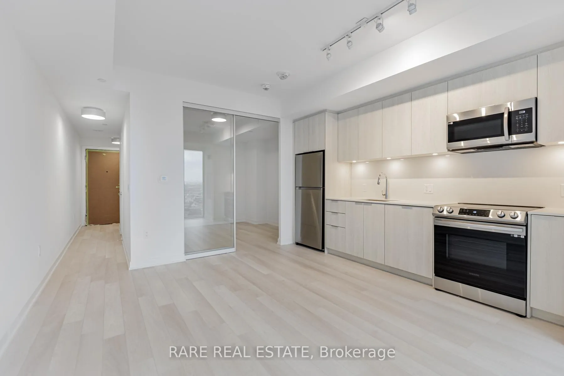 Photo 9 of Unit 2401, 357 King Street W, Toronto, Waterfront Communities — HOMEH