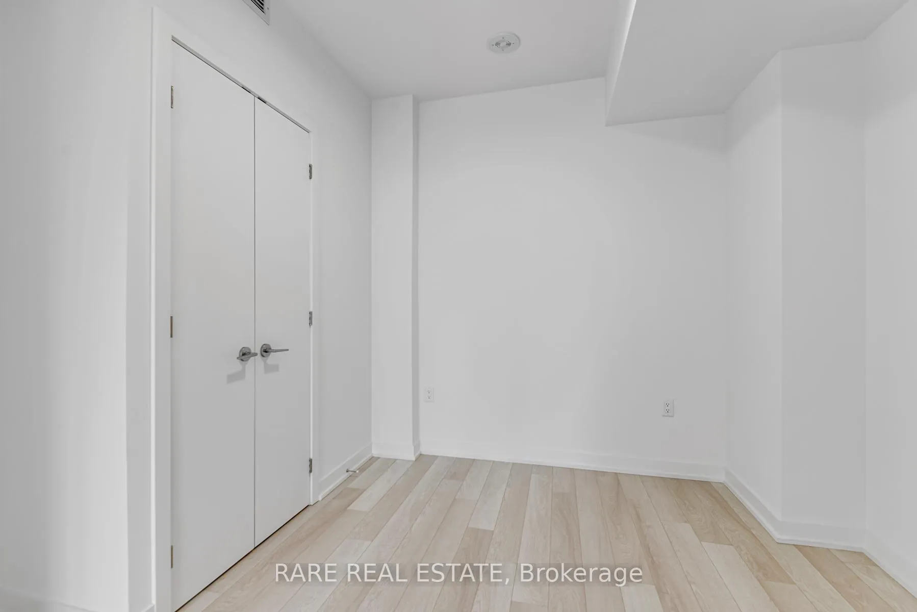 Photo 13 of Unit 2401, 357 King Street W, Toronto, Waterfront Communities — HOMEH