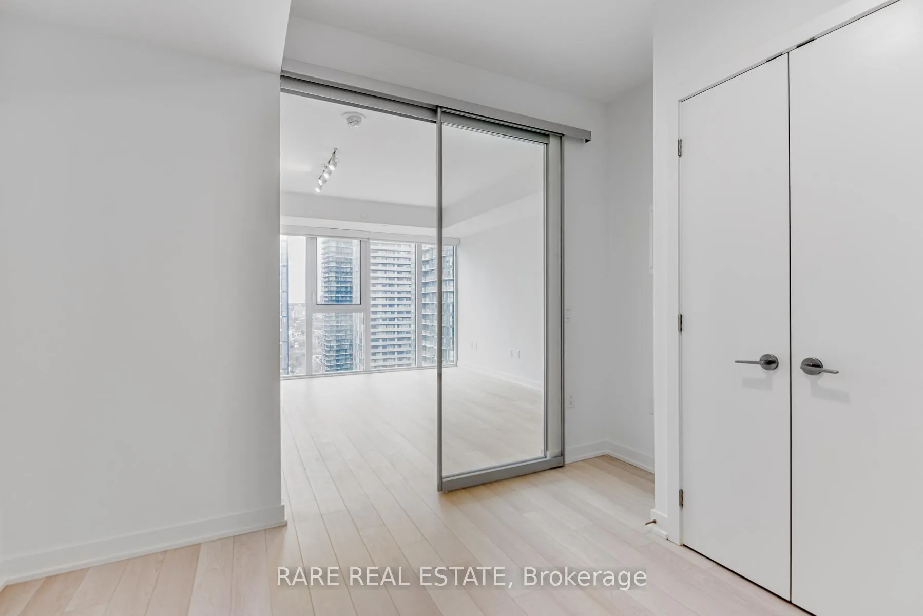 Photo 15 of Unit 2401, 357 King Street W, Toronto, Waterfront Communities — HOMEH