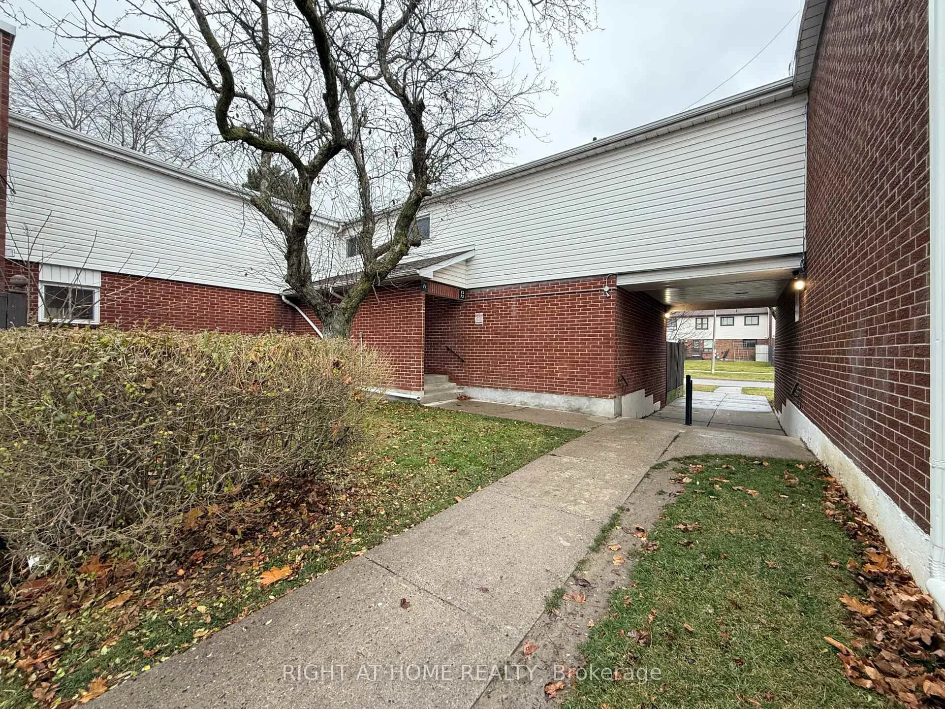 Photo 2 of Unit 71, 1010 Glen Street, Oshawa, Lakeview — HOMEH