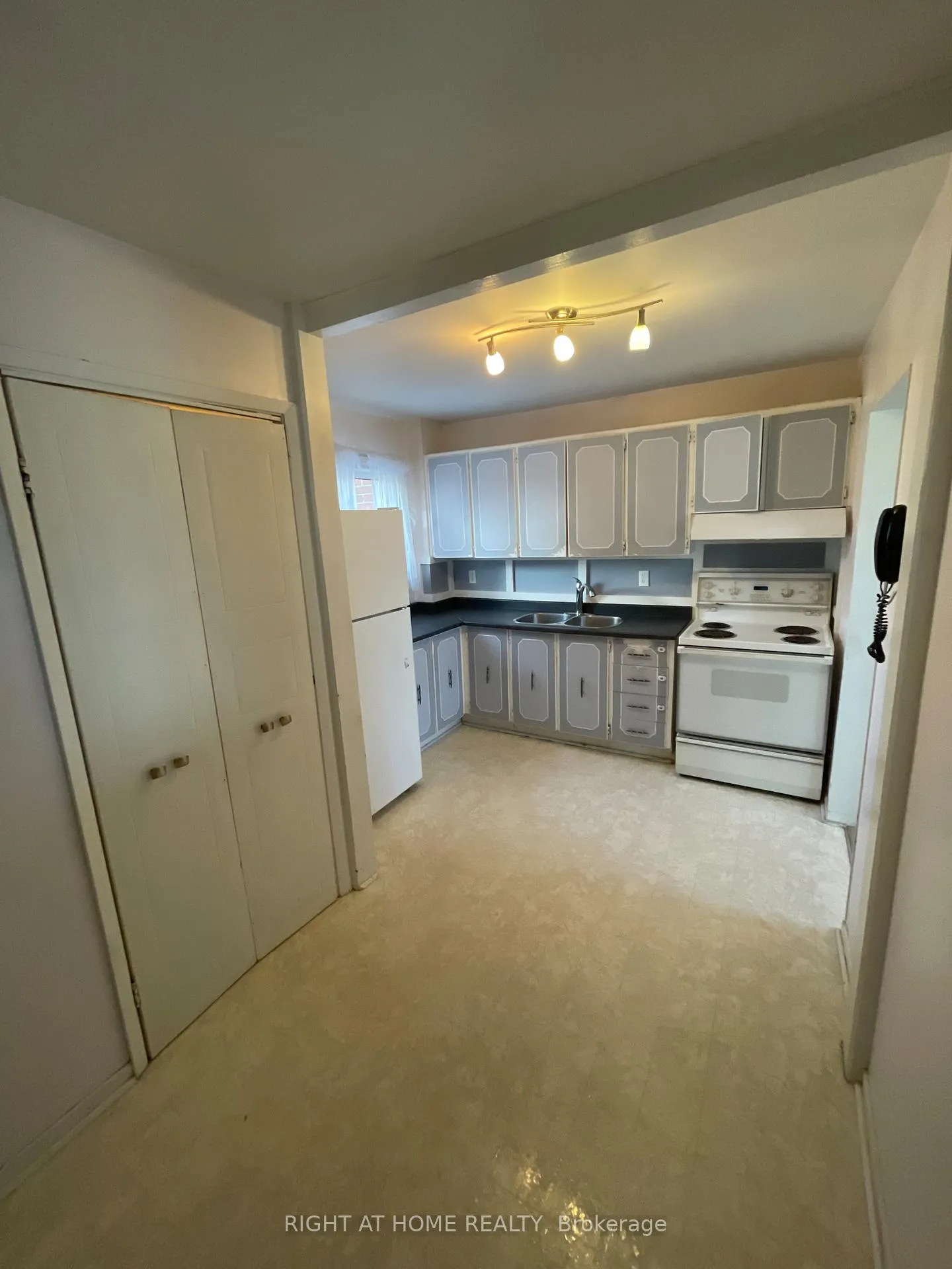Photo 14 of Unit 71, 1010 Glen Street, Oshawa, Lakeview — HOMEH