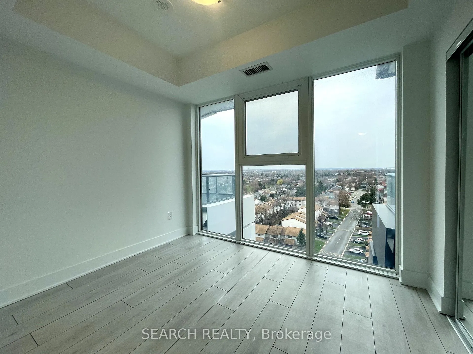 Photo 5 of Unit 1010, 260 Malta Avenue, Brampton, Fletcher's Creek South — HOMEH