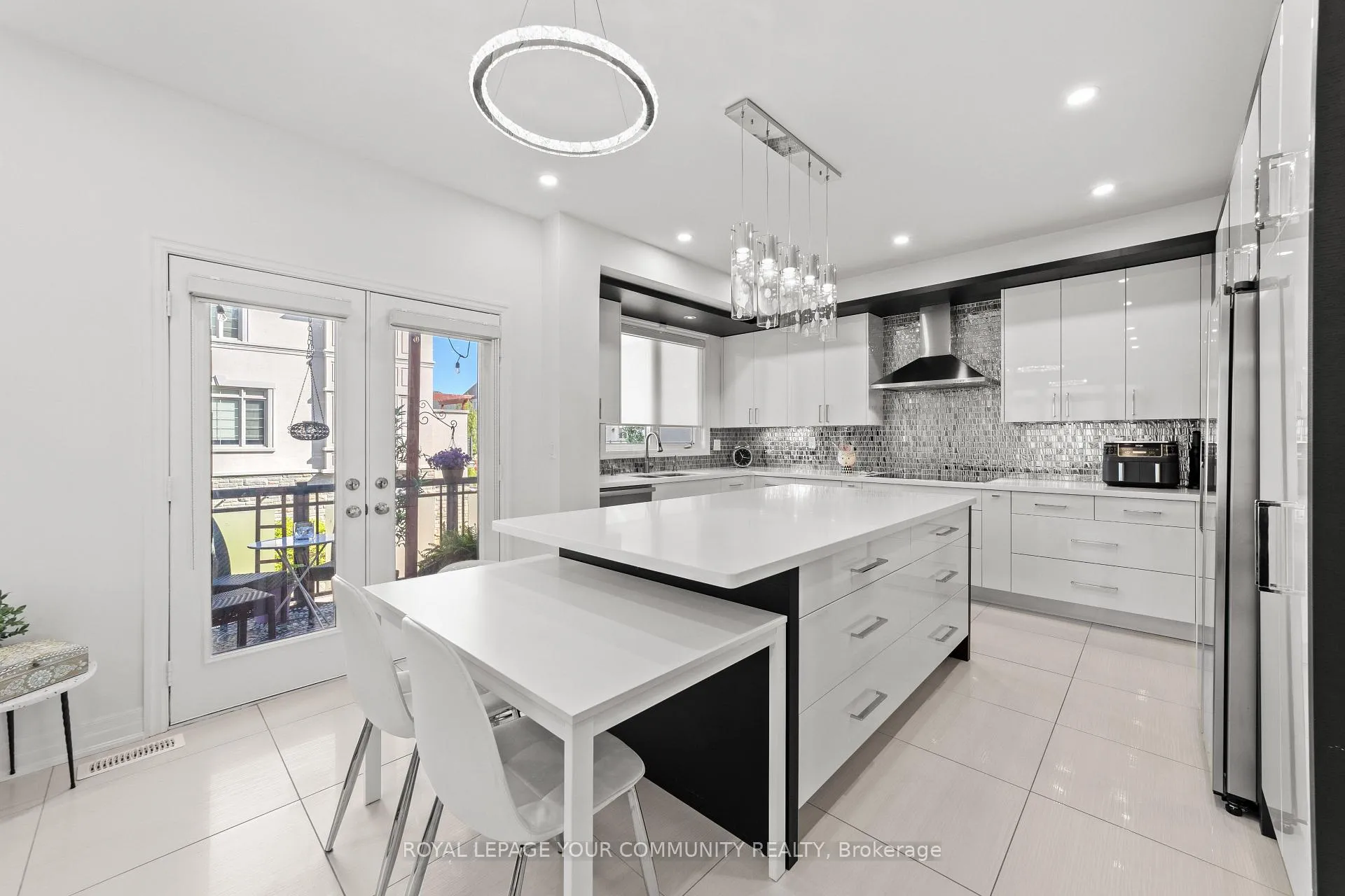Photo 18 of 100 North Park Road, Vaughan, Beverley Glen — HOMEH