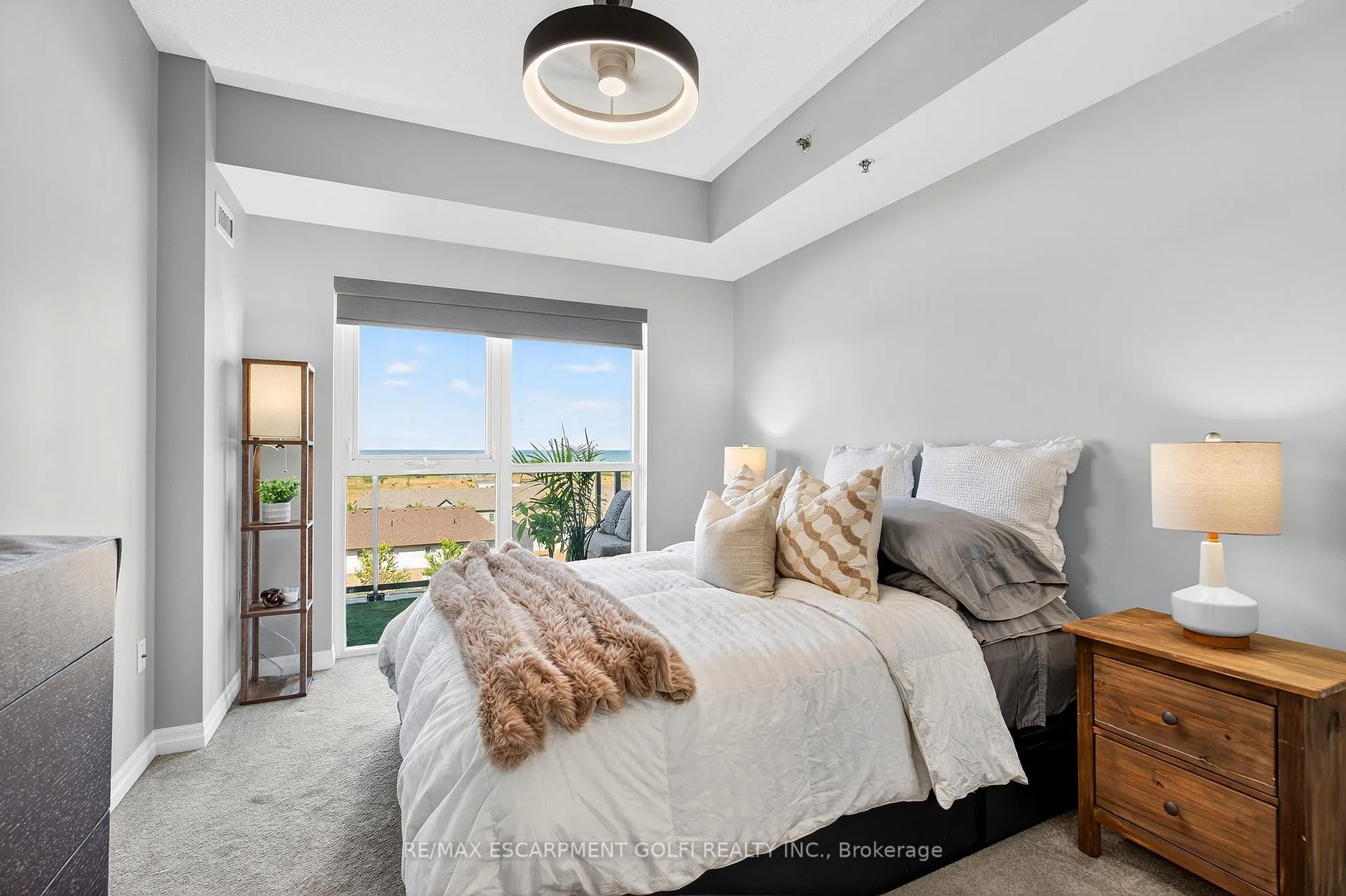 Photo 9 of Unit 505, 560 North Service Road, Grimsby, Grimsby Beach — HOMEH