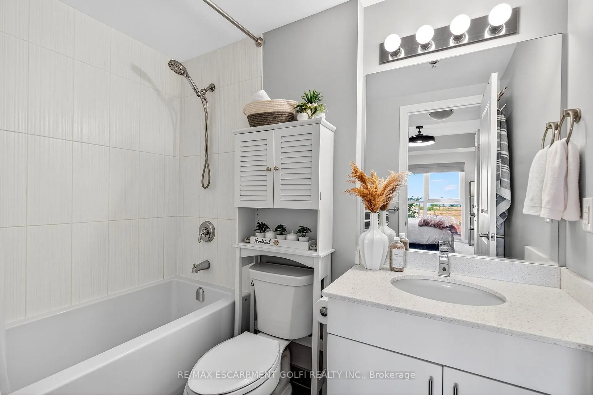 Photo 10 of Unit 505, 560 North Service Road, Grimsby, Grimsby Beach — HOMEH