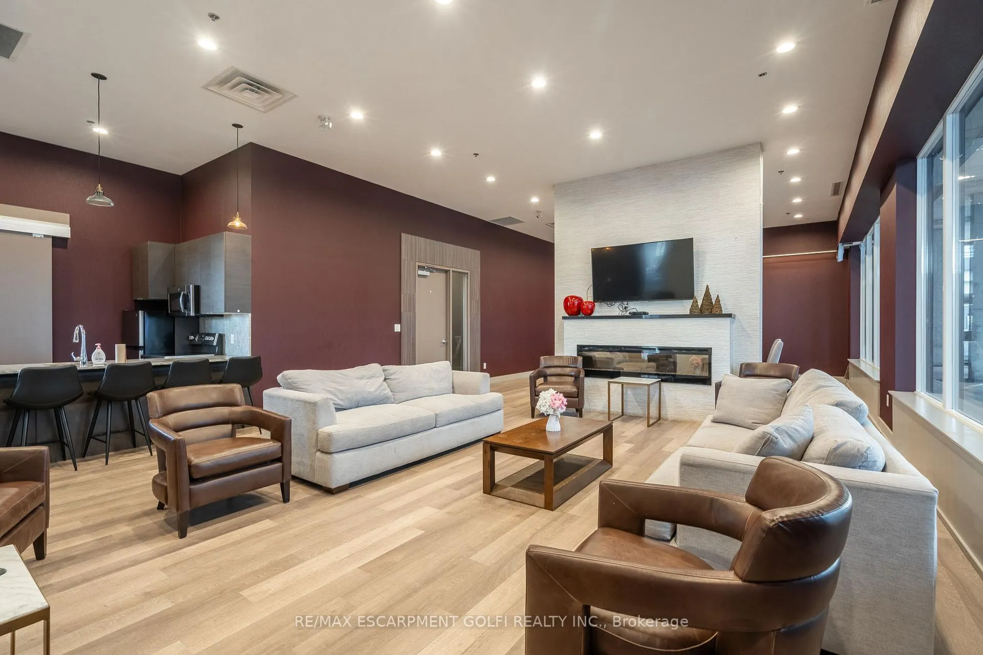 Photo 19 of Unit 505, 560 North Service Road, Grimsby, Grimsby Beach — HOMEH