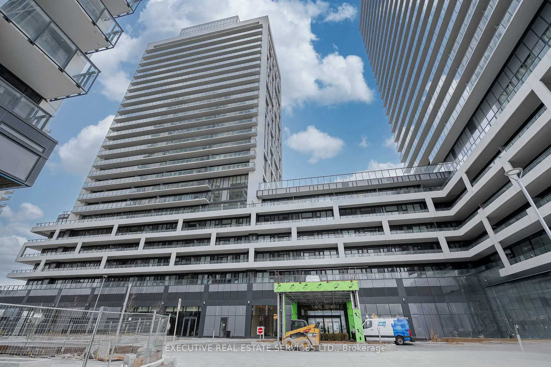 Photo 2 of Unit 703, 8960 Jane Street, Vaughan, Vellore Village — HOMEH