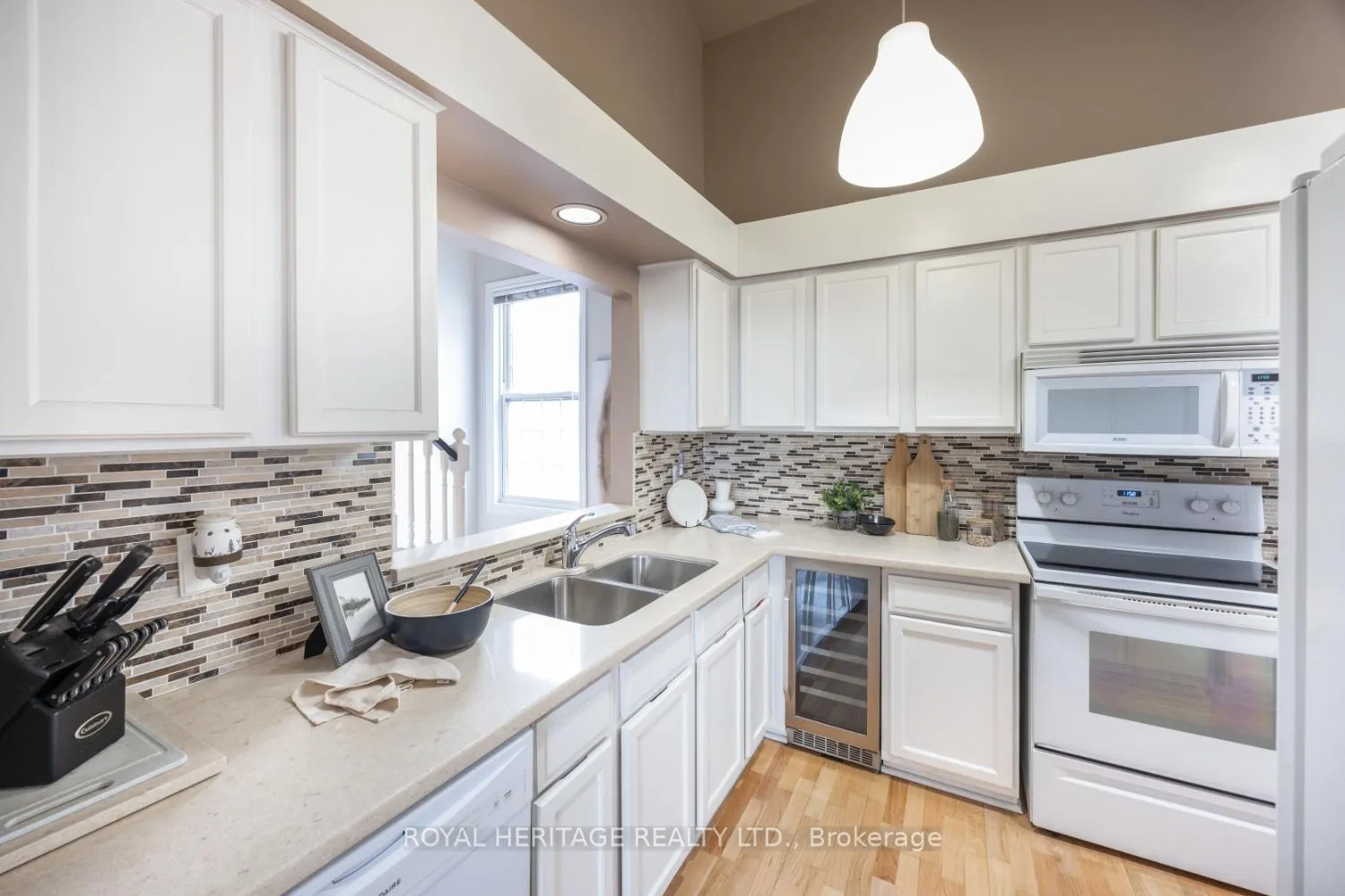 Photo 9 of Unit E-16, 1665 Nash Road, Clarington, Courtice — HOMEH