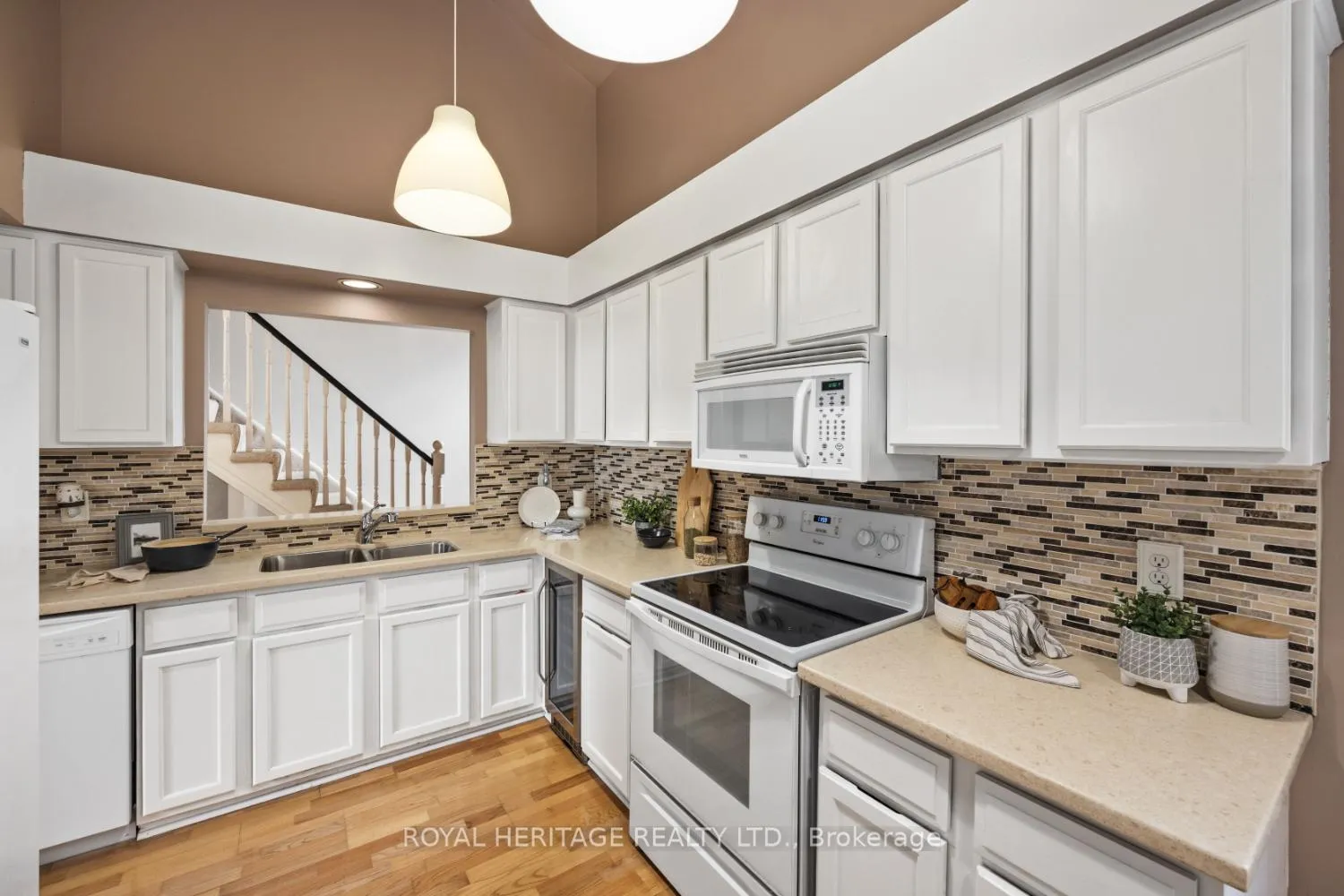 Photo 13 of Unit E-16, 1665 Nash Road, Clarington, Courtice — HOMEH