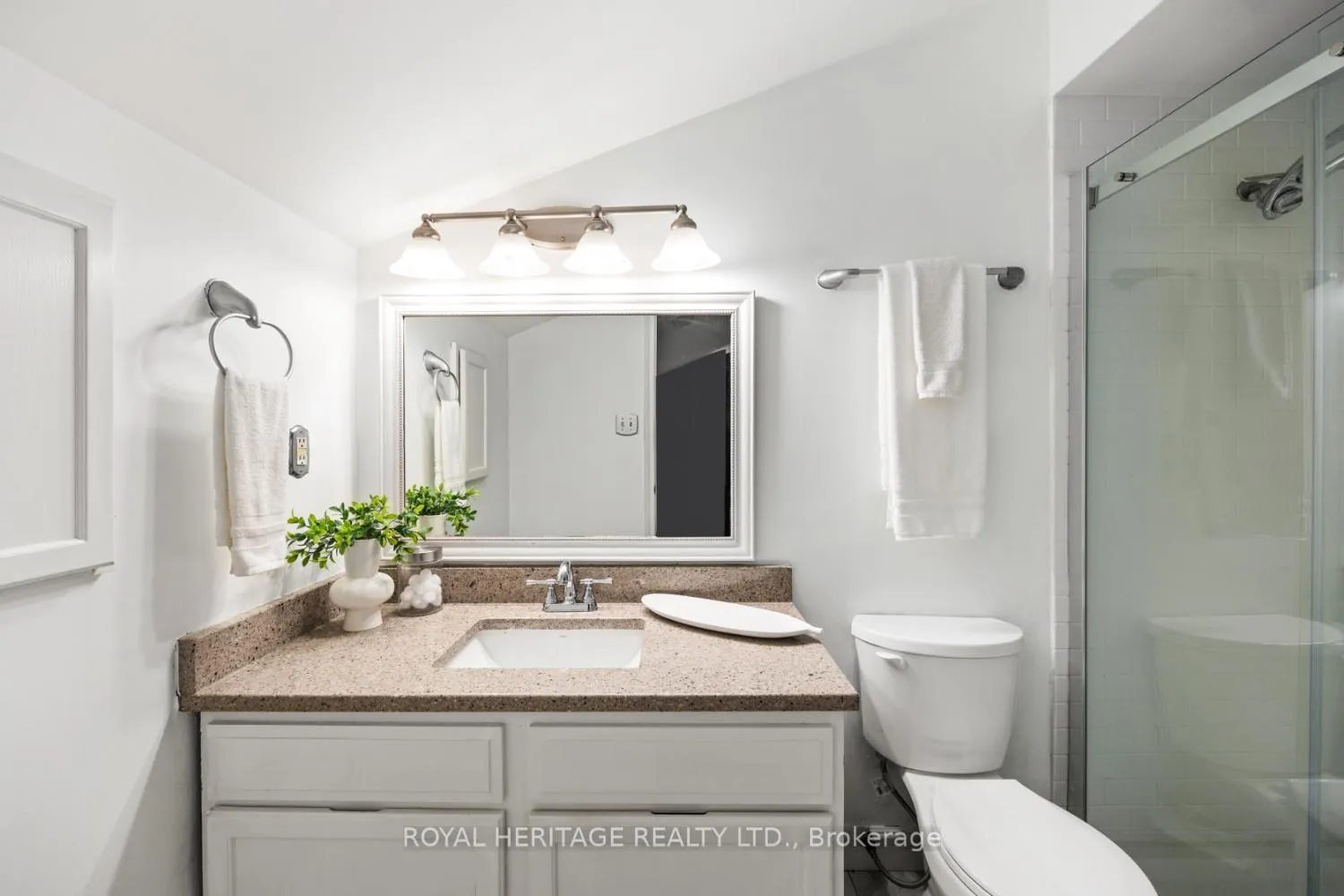 Photo 38 of Unit E-16, 1665 Nash Road, Clarington, Courtice — HOMEH