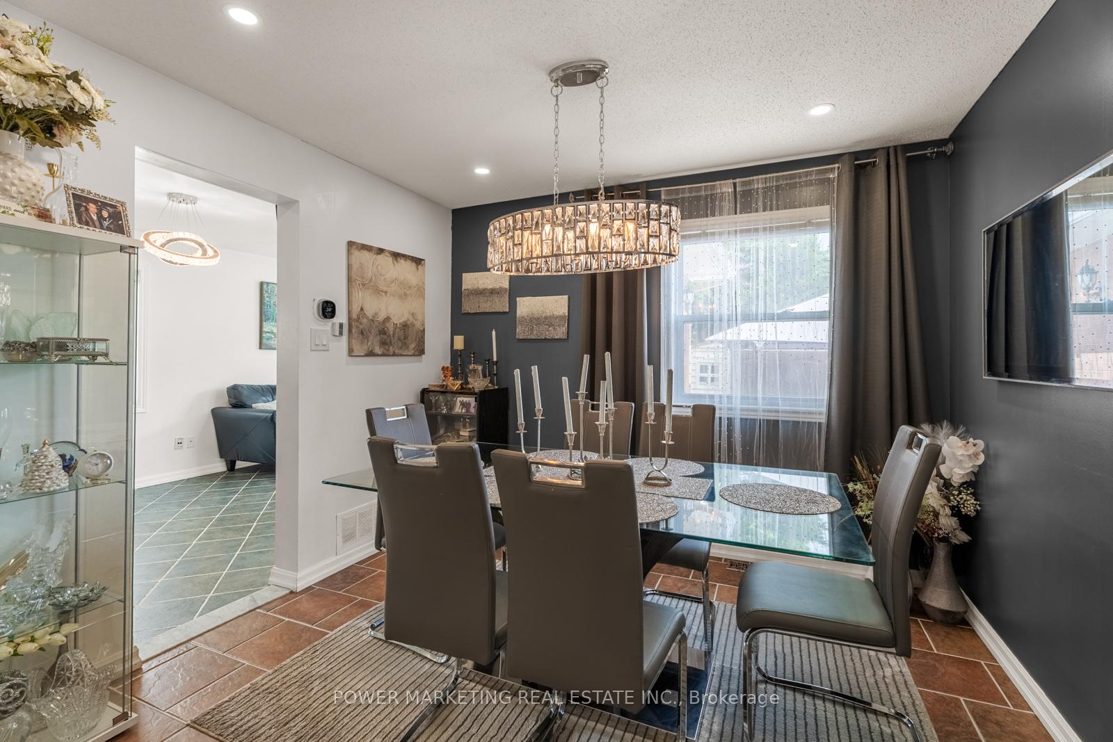 Photo 8 of 49 Shandon Avenue, Ottawa, Barrhaven - Longfields — HOMEH