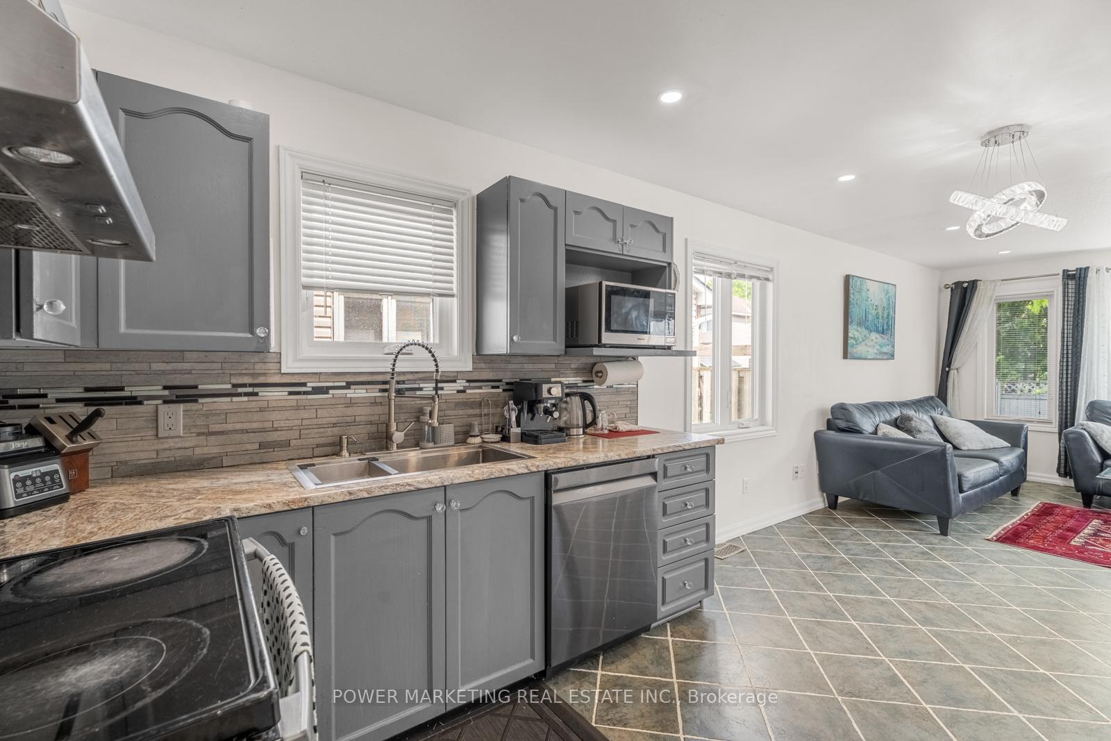 Photo 9 of 49 Shandon Avenue, Ottawa, Barrhaven - Longfields — HOMEH