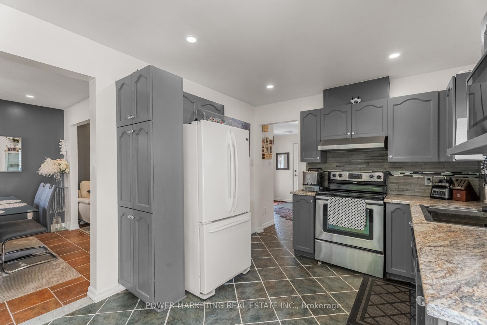 Photo 10 of 49 Shandon Avenue, Ottawa, Barrhaven - Longfields — HOMEH