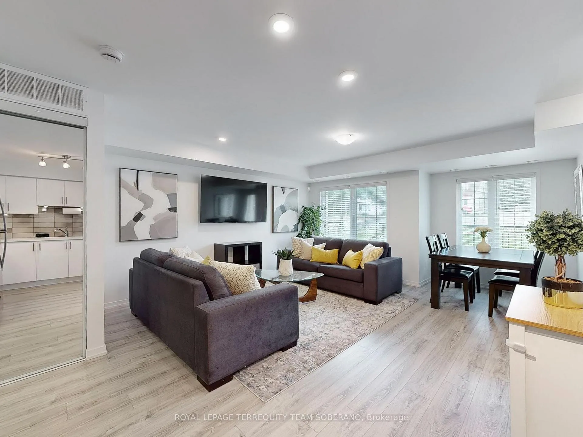 Photo 9 of Unit D03, 26 Bruce Street, Vaughan, East Woodbridge — HOMEH