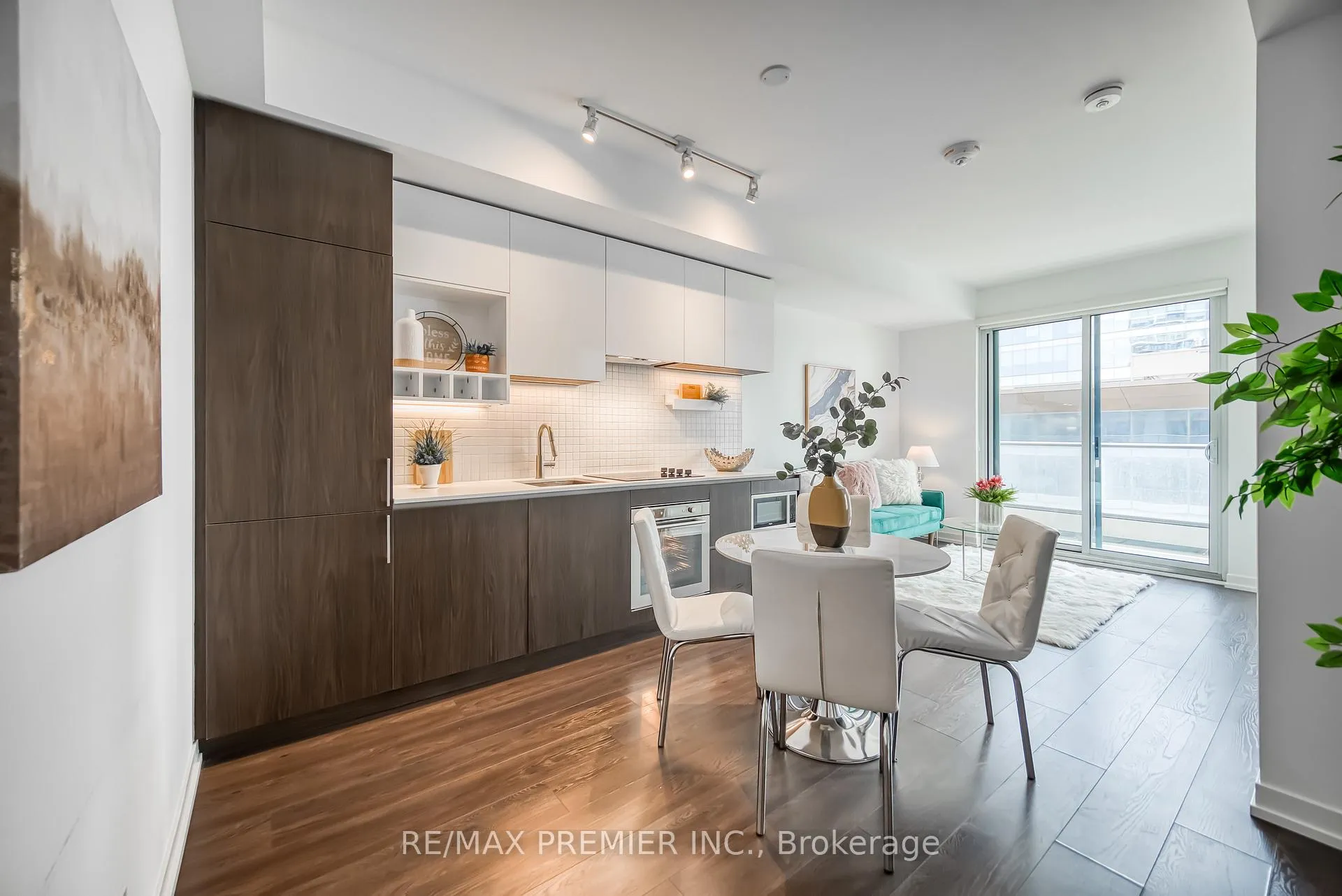 Photo 10 of Unit 503, 5 Buttermill Avenue, Vaughan, Vaughan Corporate Centre — HOMEH