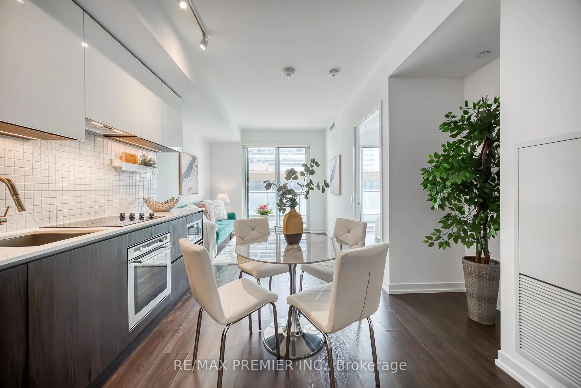 Photo 11 of Unit 503, 5 Buttermill Avenue, Vaughan, Vaughan Corporate Centre — HOMEH