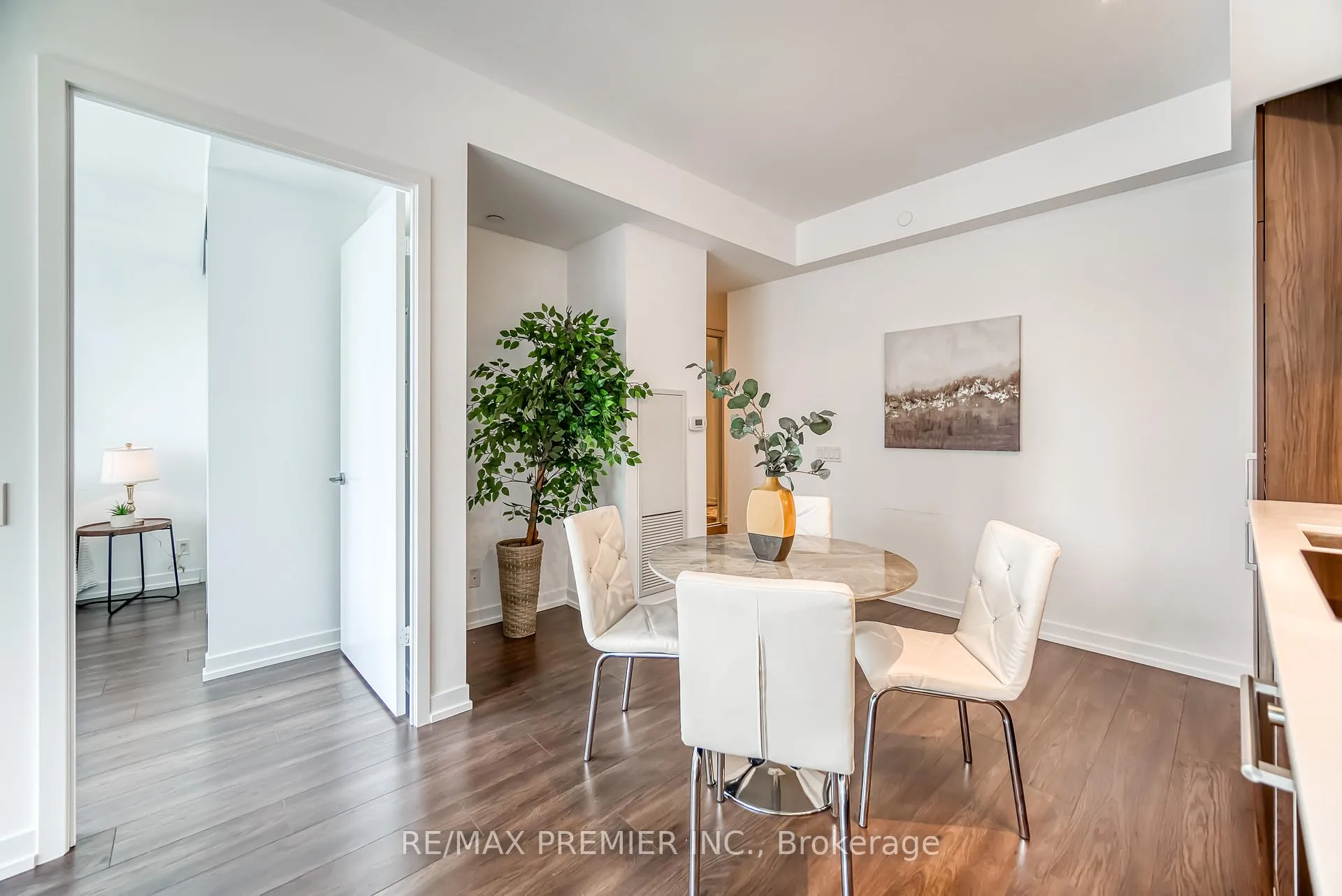 Photo 17 of Unit 503, 5 Buttermill Avenue, Vaughan, Vaughan Corporate Centre — HOMEH