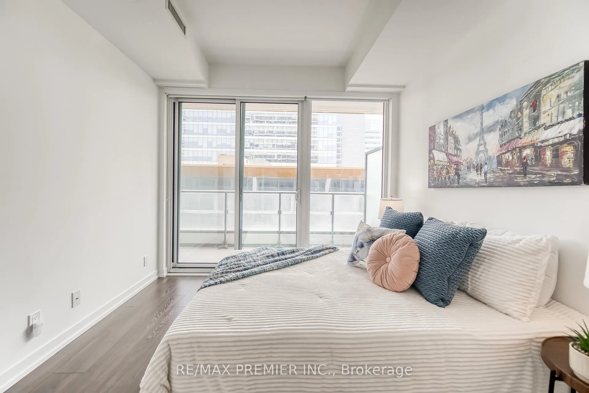 Photo 36 of Unit 503, 5 Buttermill Avenue, Vaughan, Vaughan Corporate Centre — HOMEH