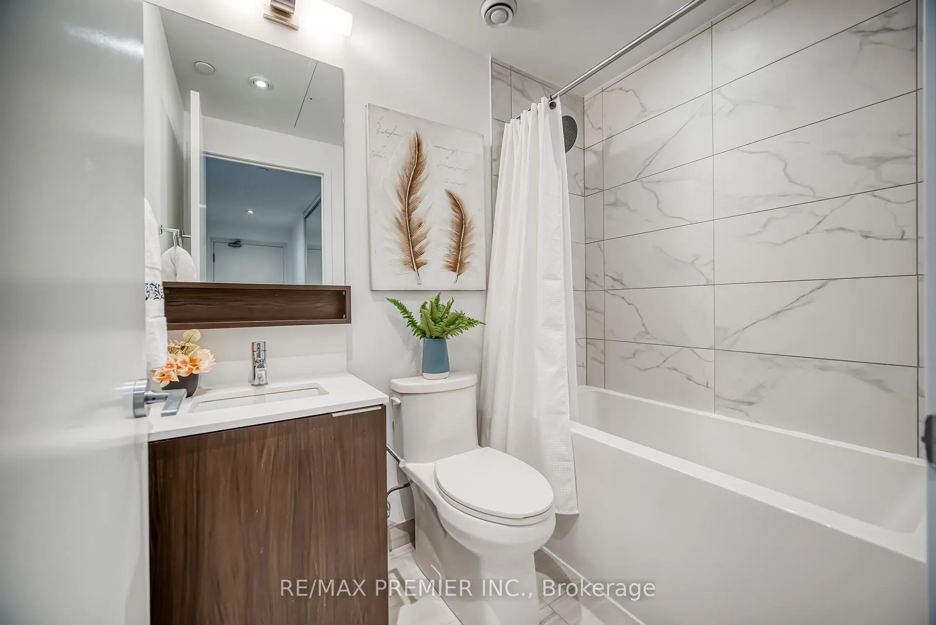 Photo 37 of Unit 503, 5 Buttermill Avenue, Vaughan, Vaughan Corporate Centre — HOMEH