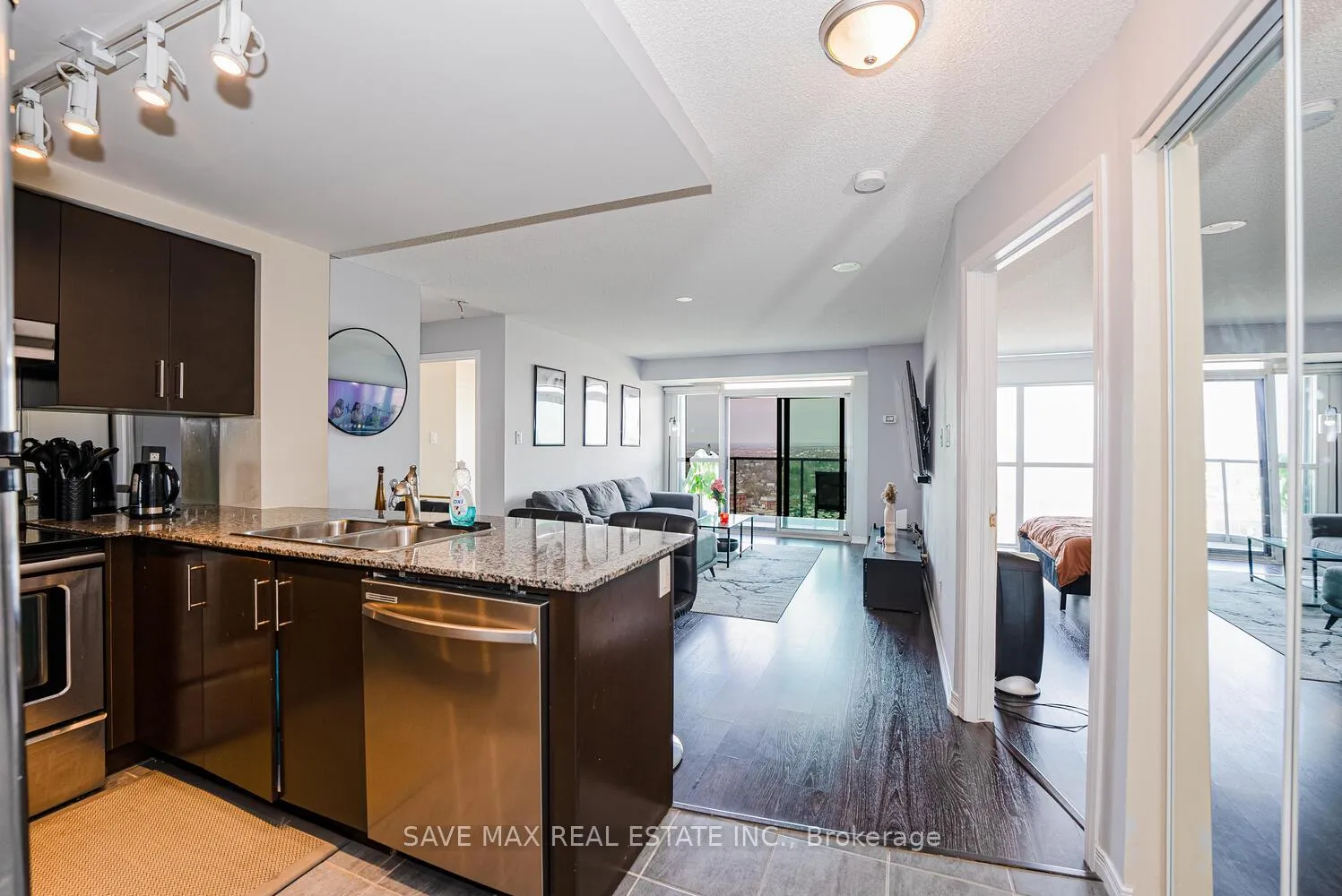 Photo 13 of Unit 2012, 9 George Street N, Brampton, Downtown Brampton — HOMEH