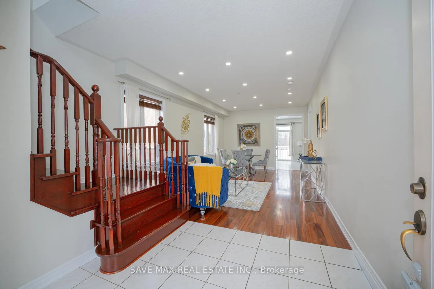 Photo 4 of 50 Begonia Crescent, Brampton, Northwest Sandalwood Parkway — HOMEH