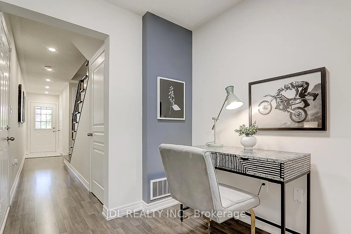 Photo 5 of 130 Roy Grove Way, Markham, Greensborough — HOMEH