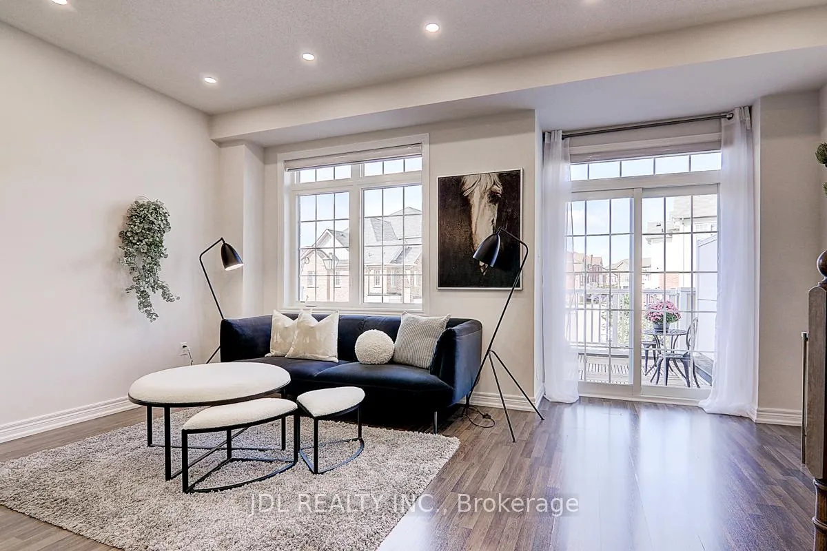 Photo 7 of 130 Roy Grove Way, Markham, Greensborough — HOMEH