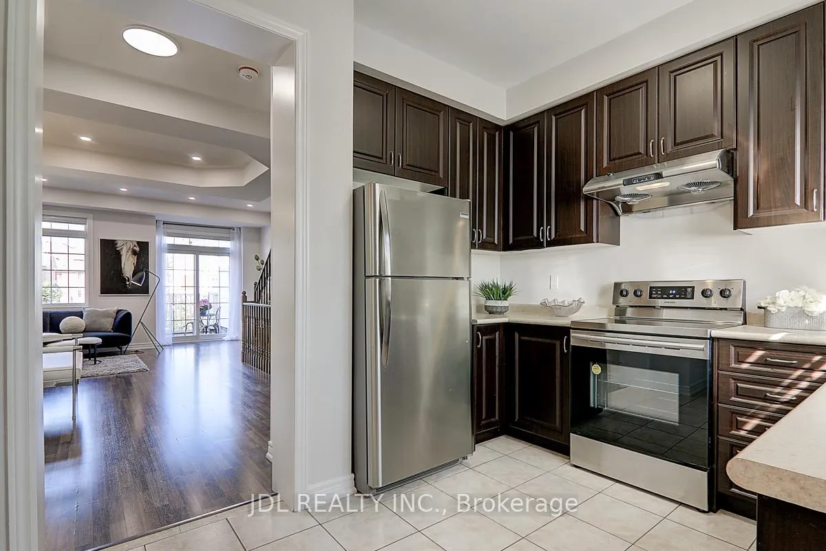 Photo 14 of 130 Roy Grove Way, Markham, Greensborough — HOMEH