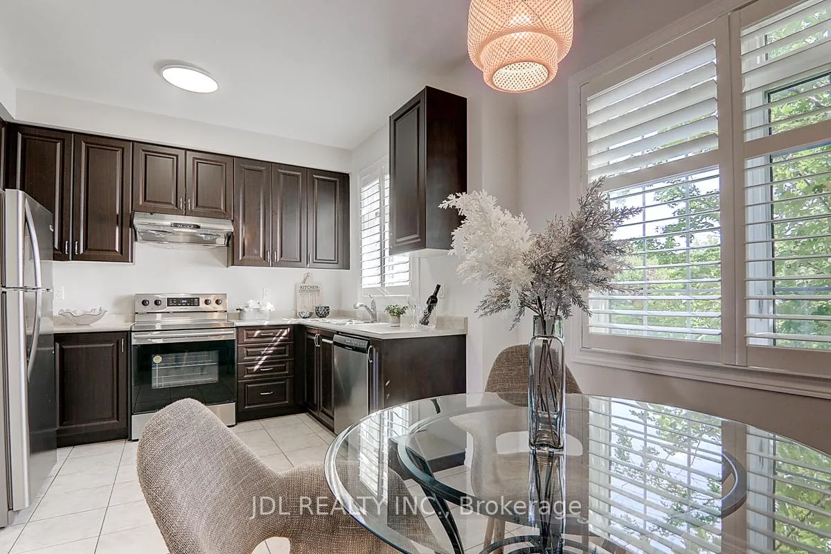Photo 16 of 130 Roy Grove Way, Markham, Greensborough — HOMEH
