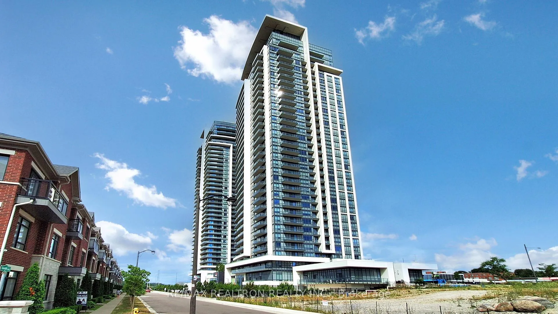 Photo 2 of Unit 705, 38 Gandhi Lane, Markham, Commerce Valley — HOMEH