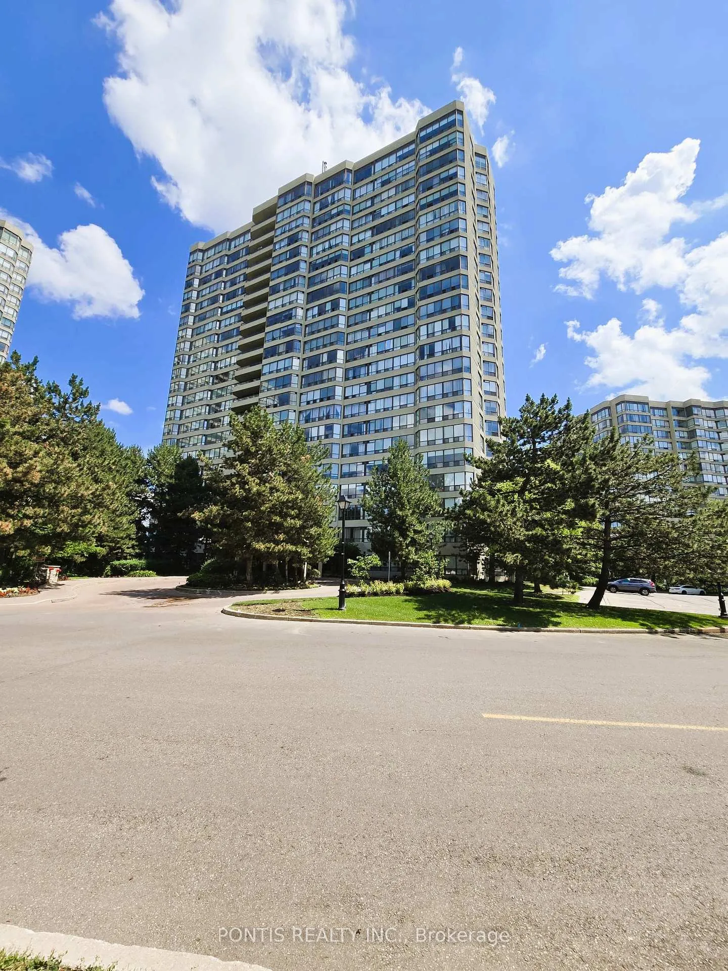 Photo 1 of Unit 1104, 24 Hanover Road, Brampton, Queen Street Corridor — HOMEH