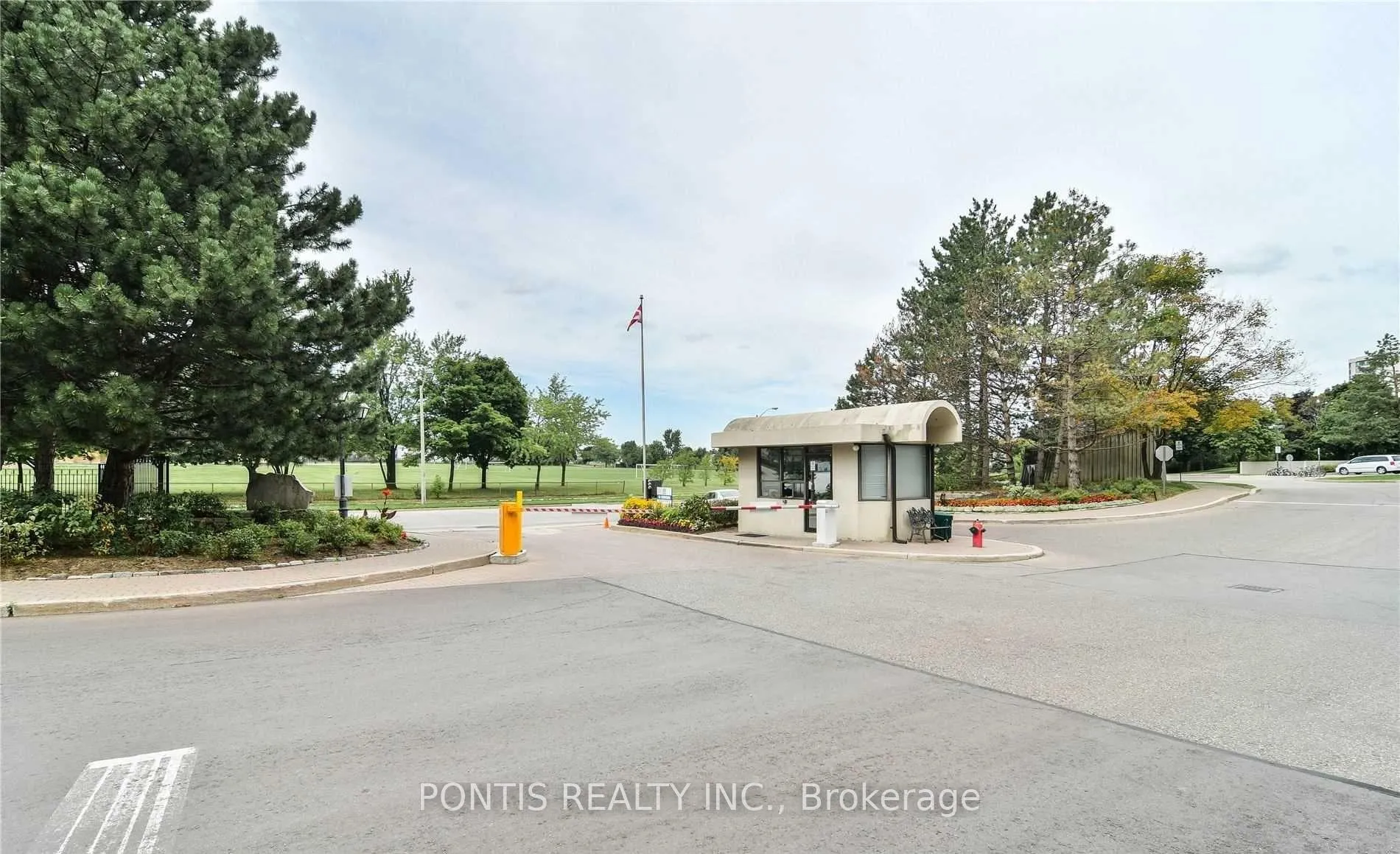 Photo 2 of Unit 1104, 24 Hanover Road, Brampton, Queen Street Corridor — HOMEH