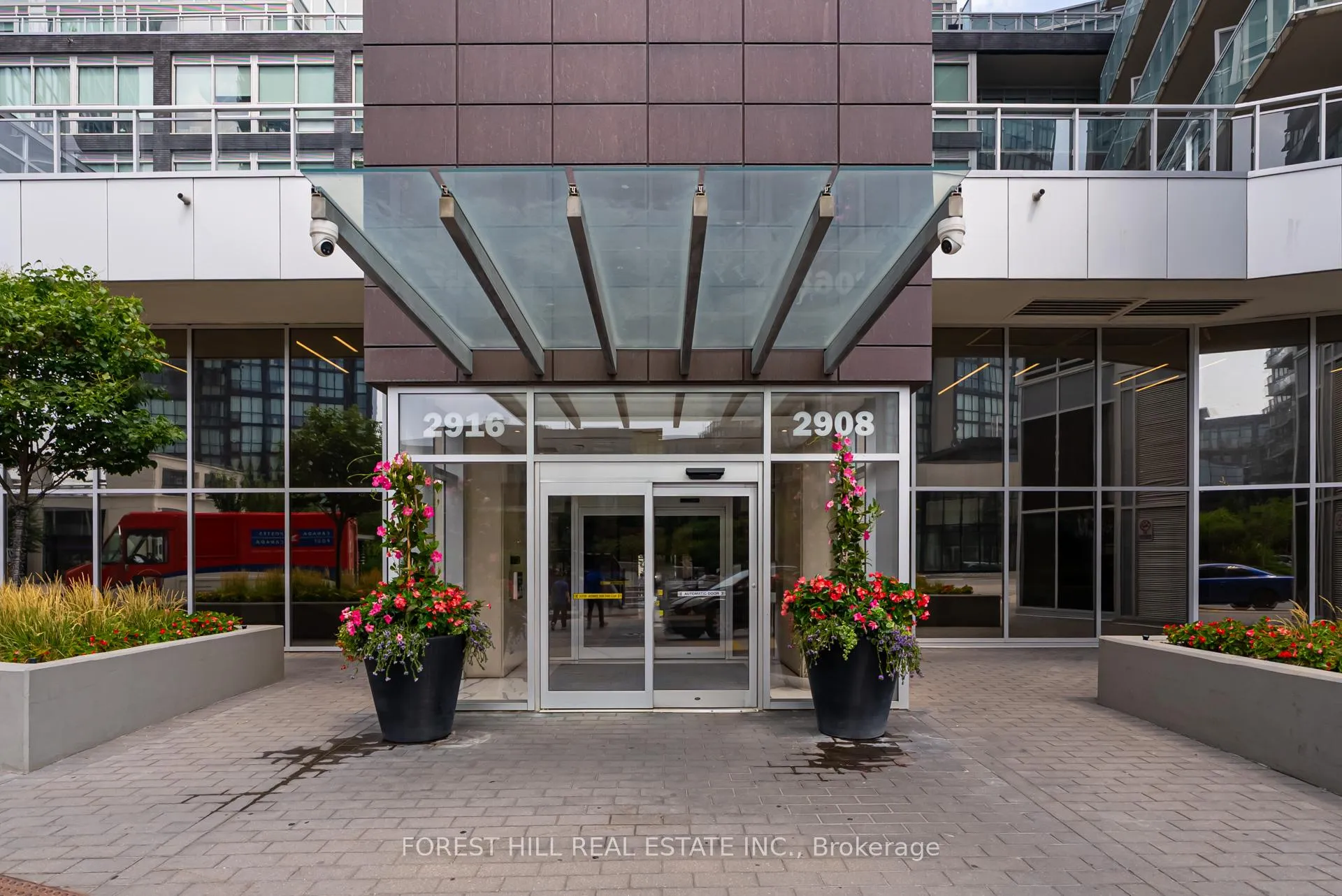 Photo 2 of Unit 616E, 2908 Highway 7 Road, Vaughan, Concord — HOMEH