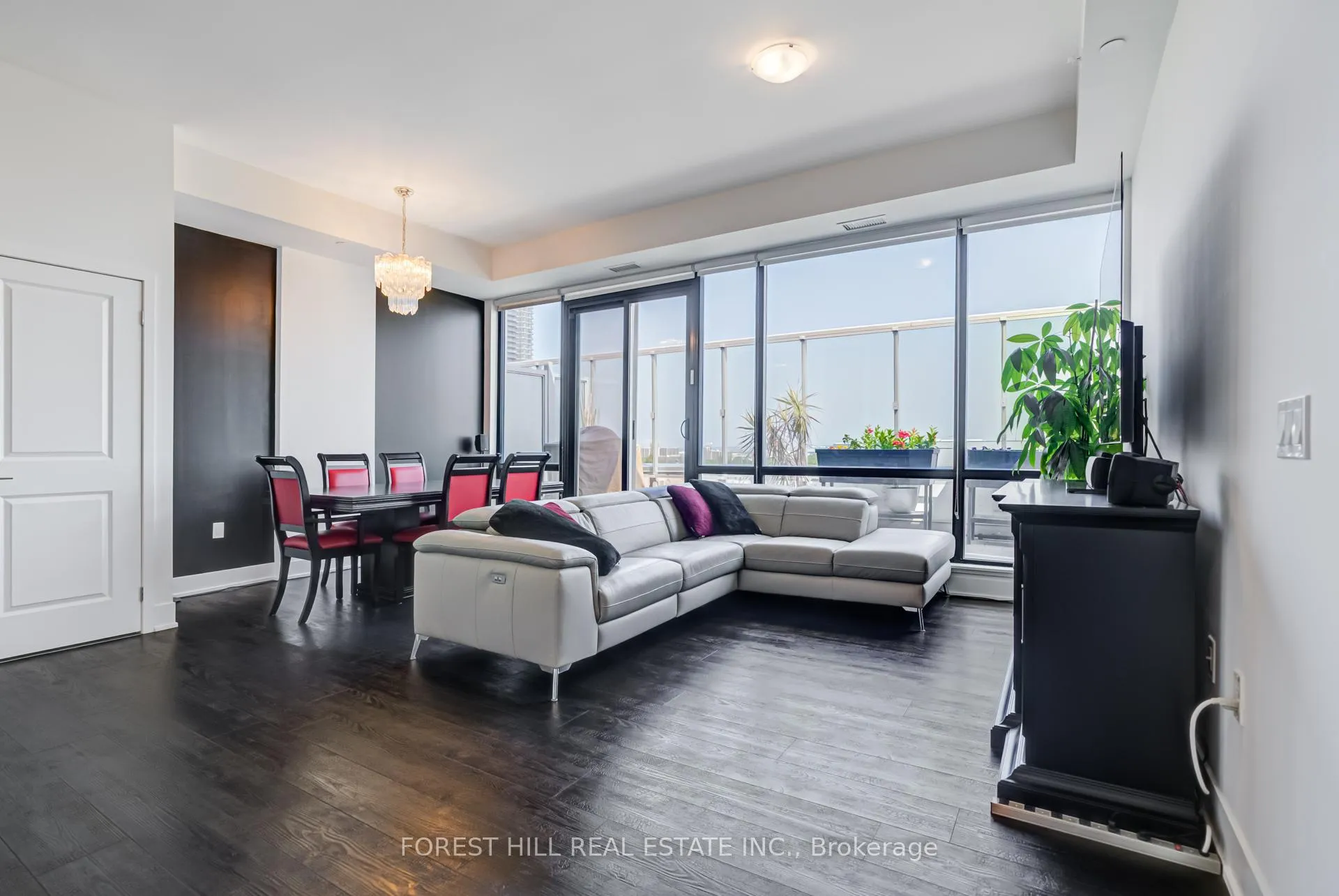 Photo 4 of Unit 616E, 2908 Highway 7 Road, Vaughan, Concord — HOMEH