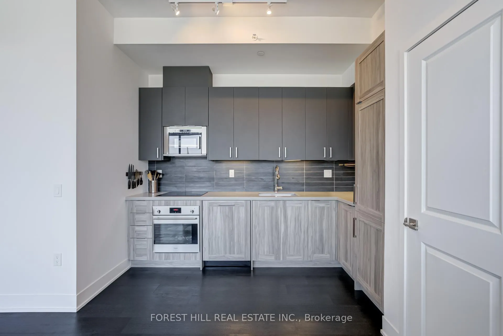 Photo 9 of Unit 616E, 2908 Highway 7 Road, Vaughan, Concord — HOMEH