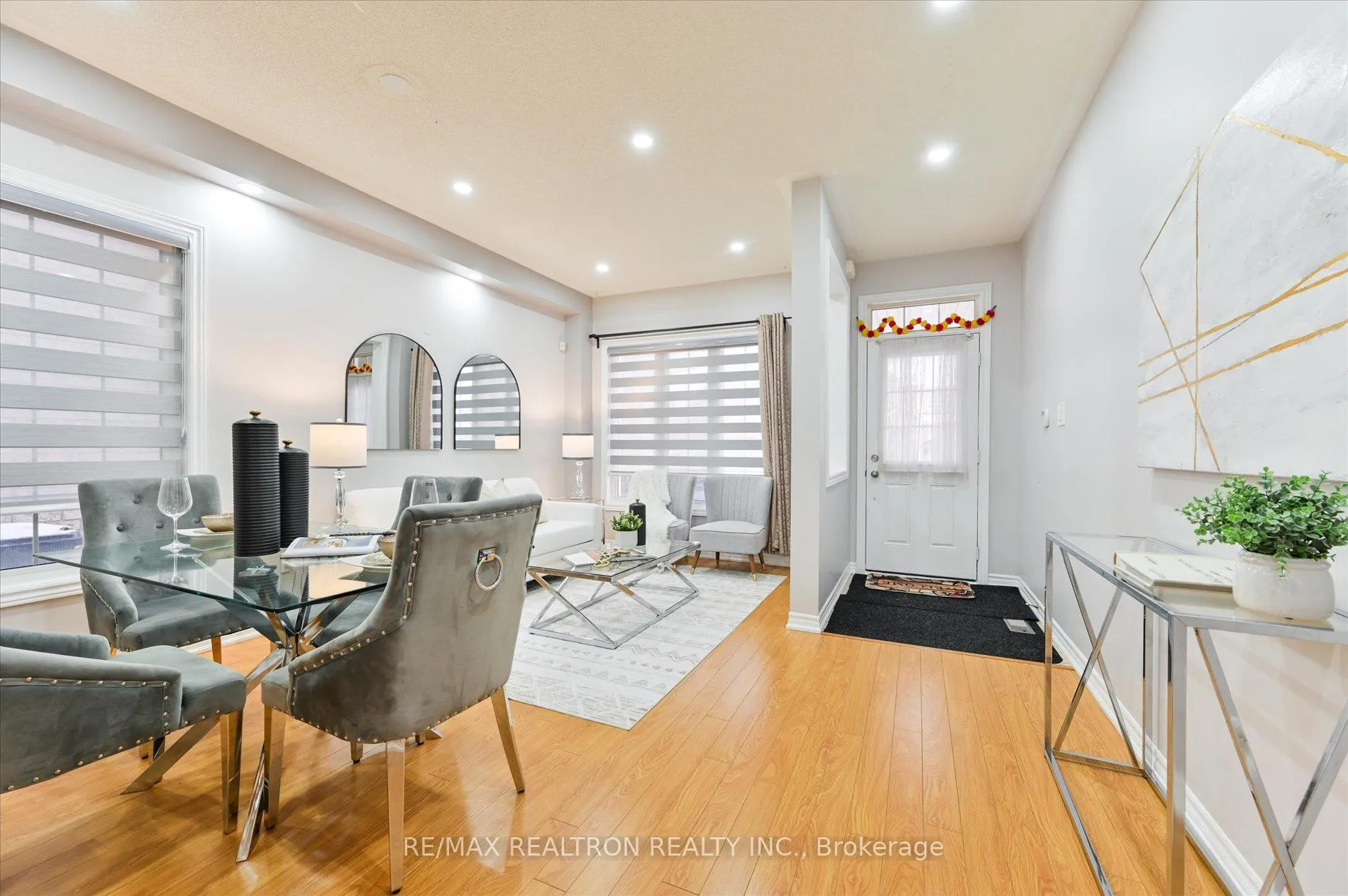 Photo 5 of 72 Daden Oaks Drive, Brampton, Bram East — HOMEH