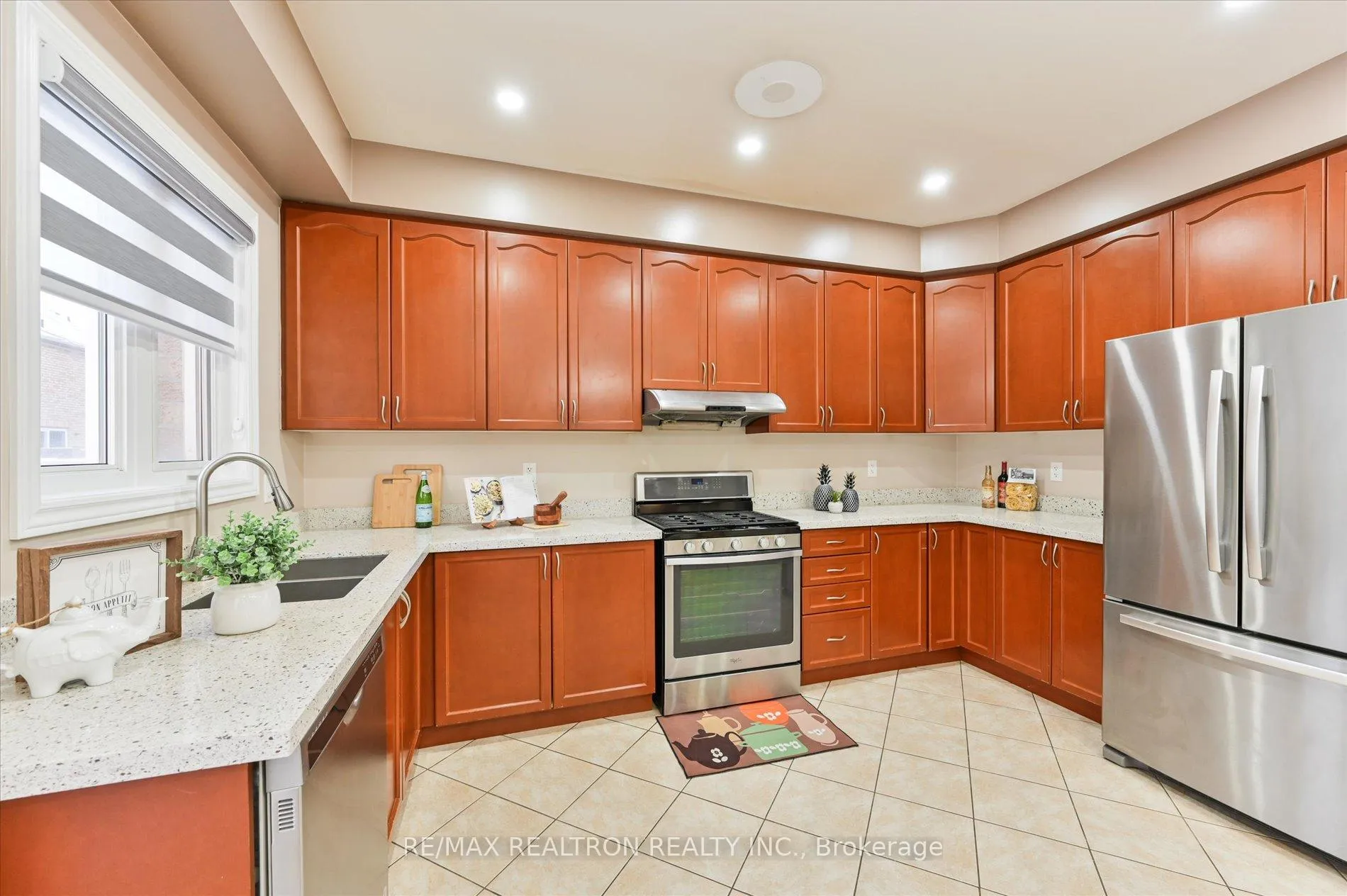 Photo 13 of 72 Daden Oaks Drive, Brampton, Bram East — HOMEH