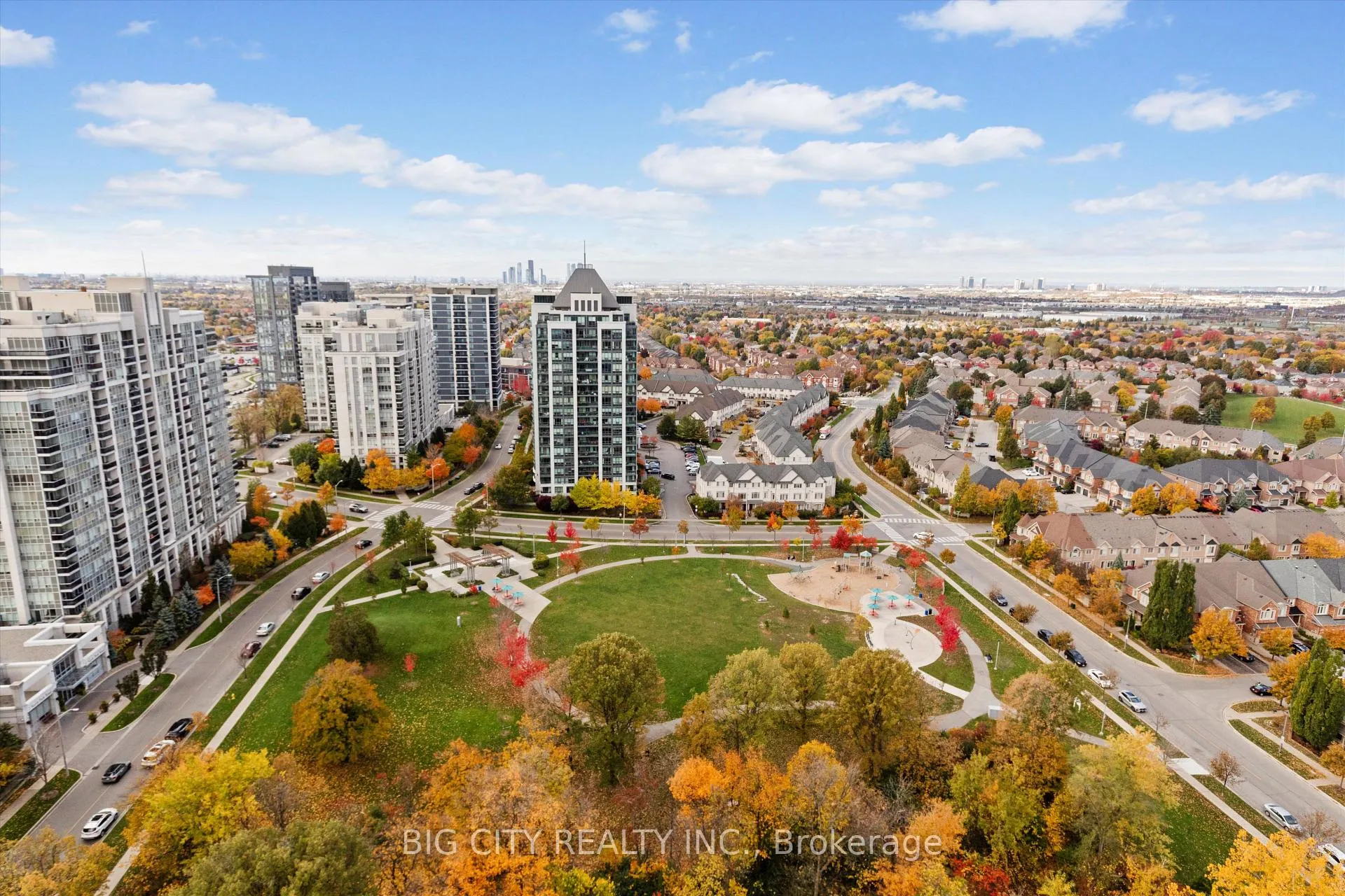 Front of Unit 2210, 7890 Bathurst Street