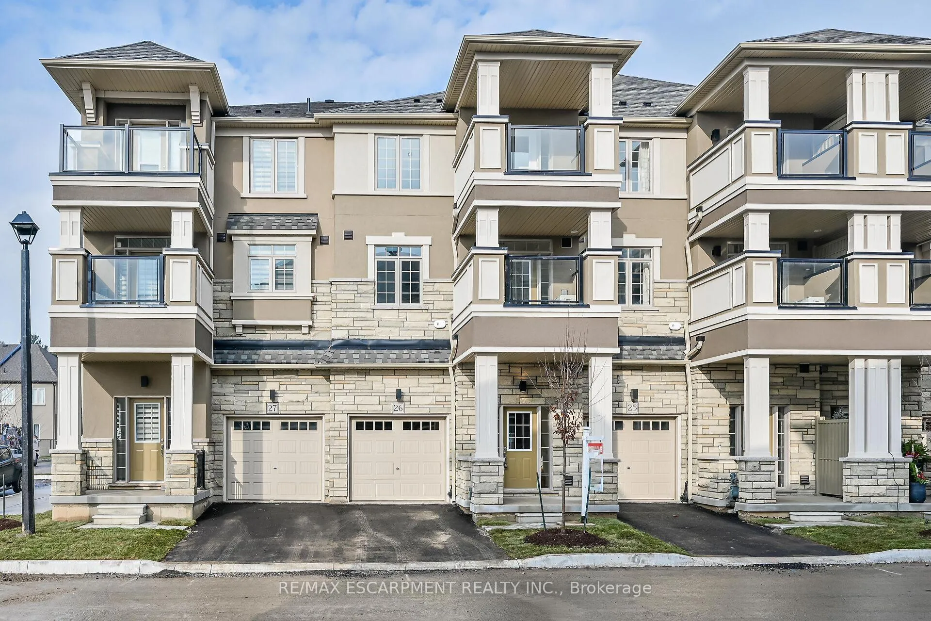Photo 2 of Unit 26, 305 Garner Road W, Hamilton, Ancaster — HOMEH