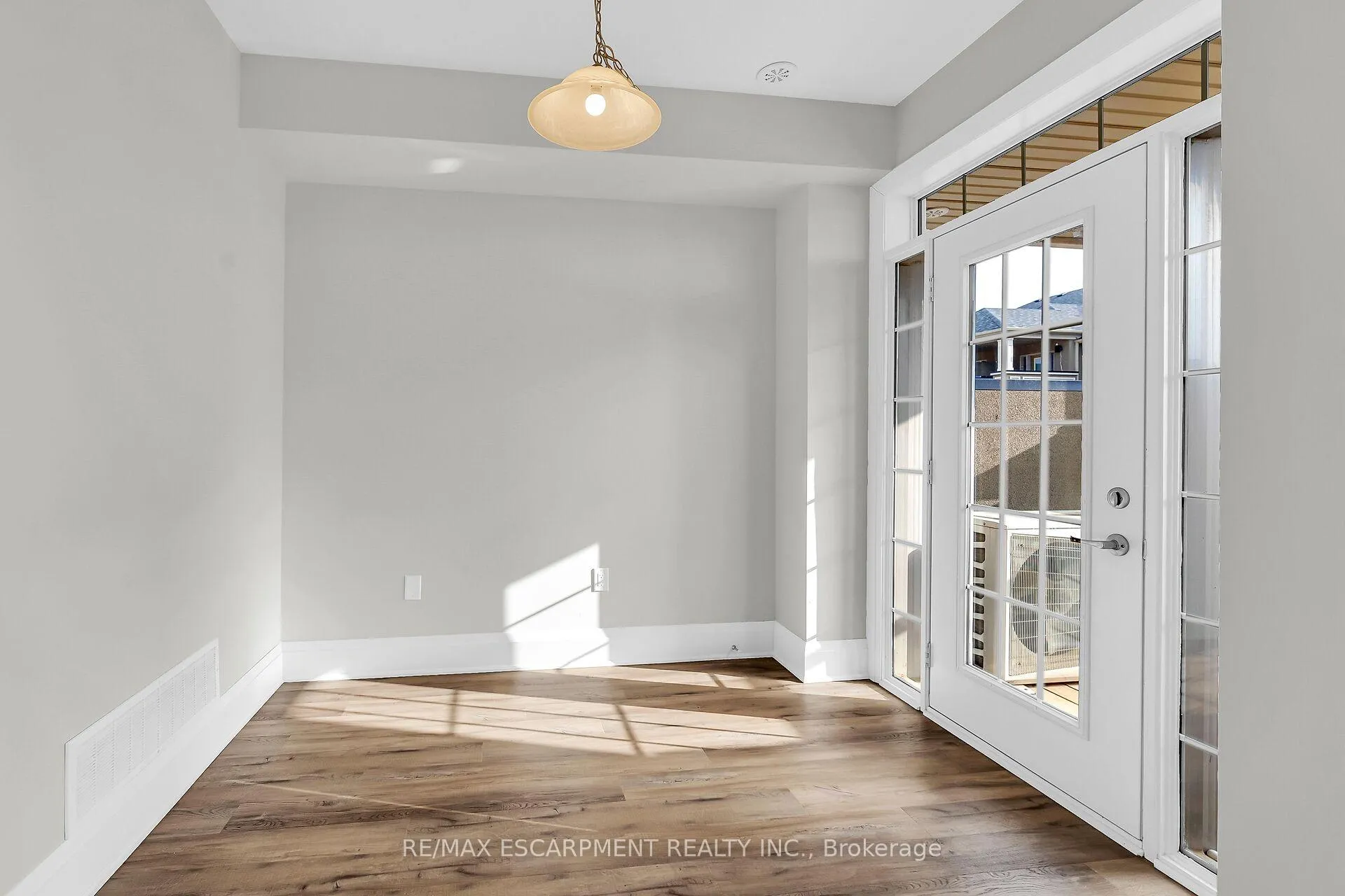 Photo 14 of Unit 26, 305 Garner Road W, Hamilton, Ancaster — HOMEH