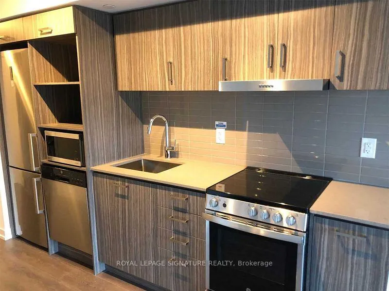 Front of Unit 810, 219 Dundas Street E