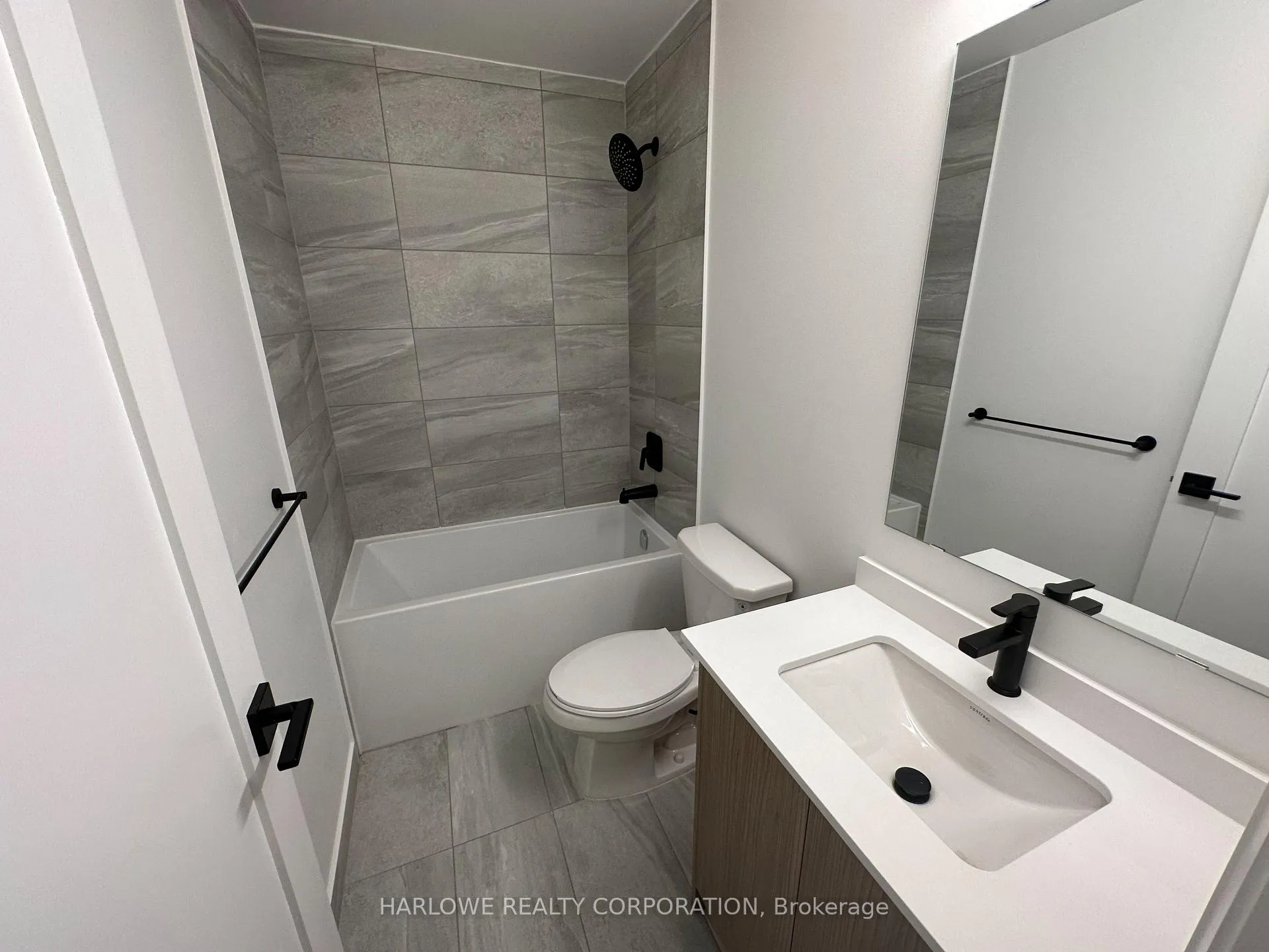 Photo 6 of Unit 505, 2369 Danforth Avenue, Toronto, East End-Danforth — HOMEH